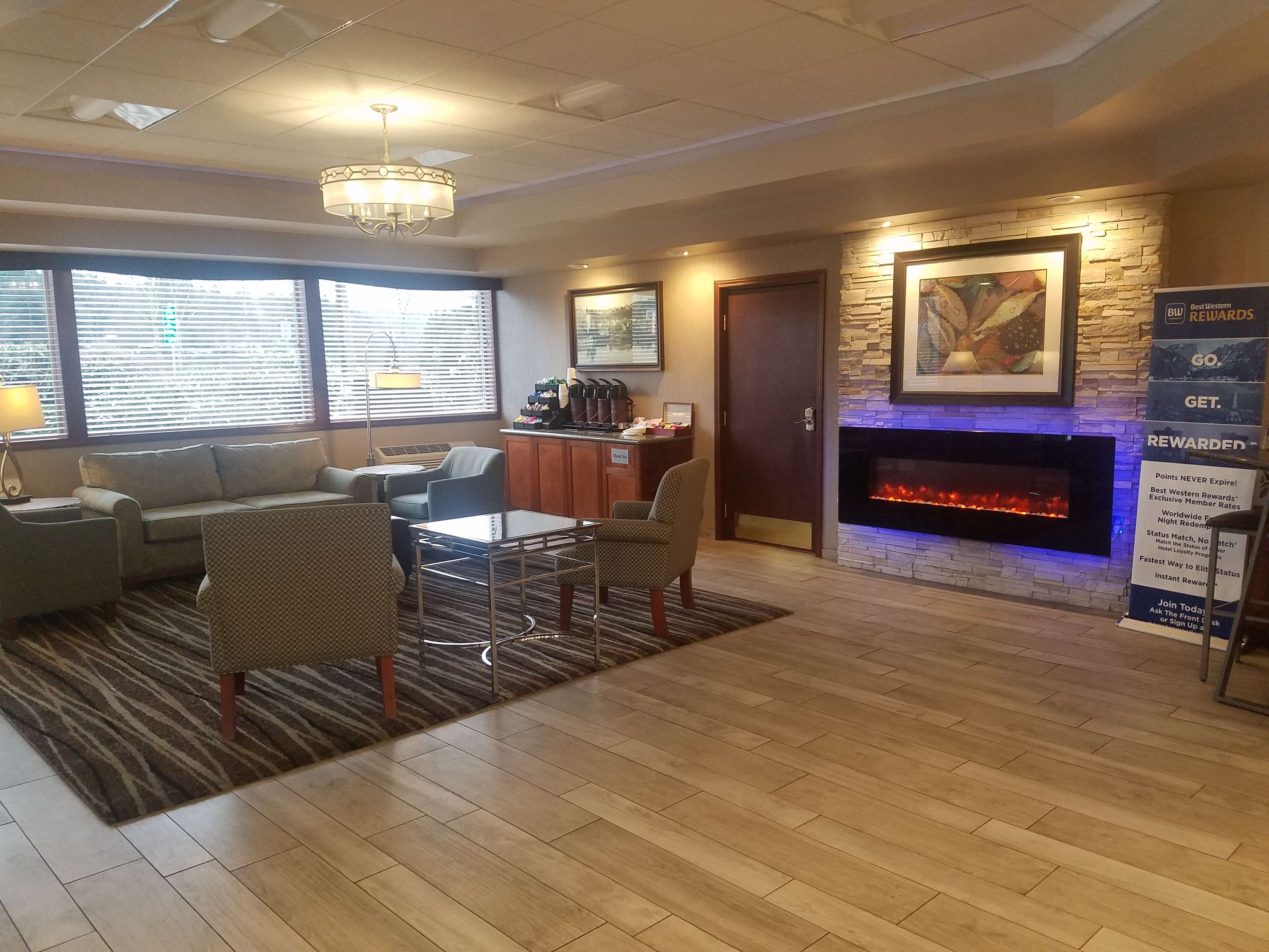 Best Western Plus Rivershore Hotel Photo