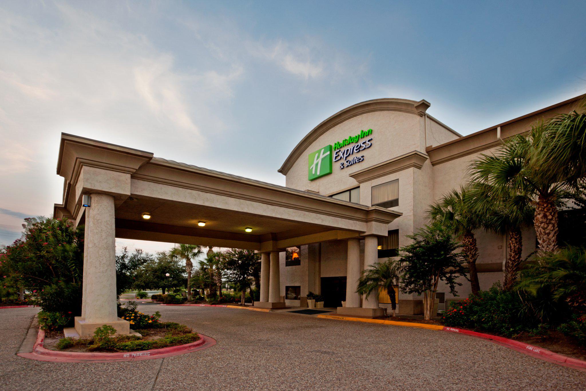 Holiday Inn Express & Suites Mission-McAllen Area Photo