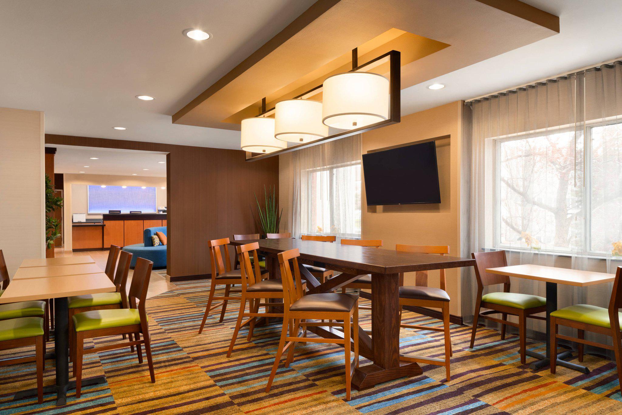 Fairfield Inn & Suites by Marriott Minneapolis Bloomington/Mall of America Photo