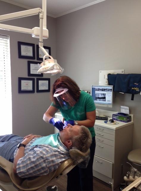 Dr. Folden W Lee DDS Photo