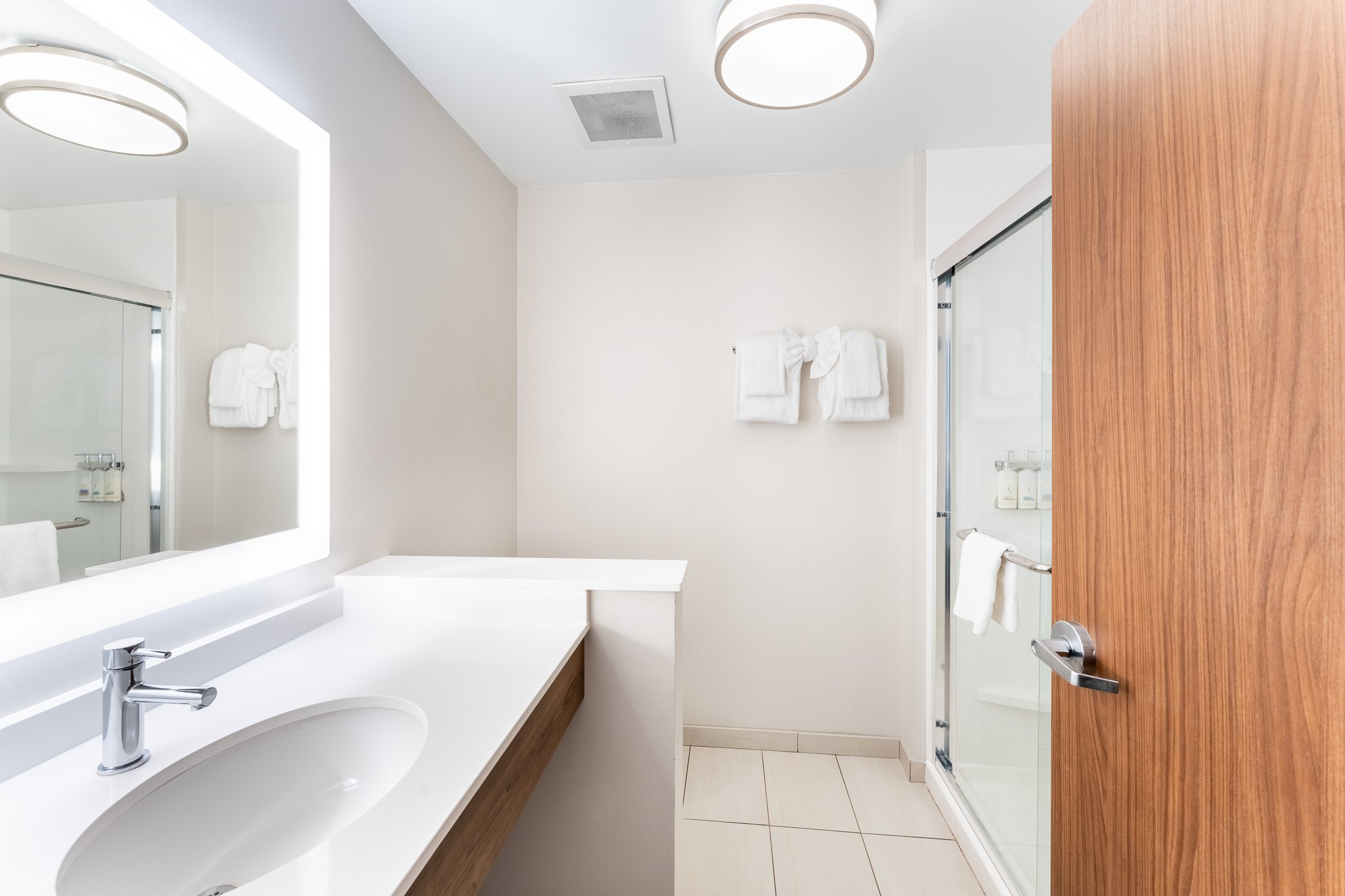 Holiday Inn Express & Suites Nashville North - Springfield by IHG Image