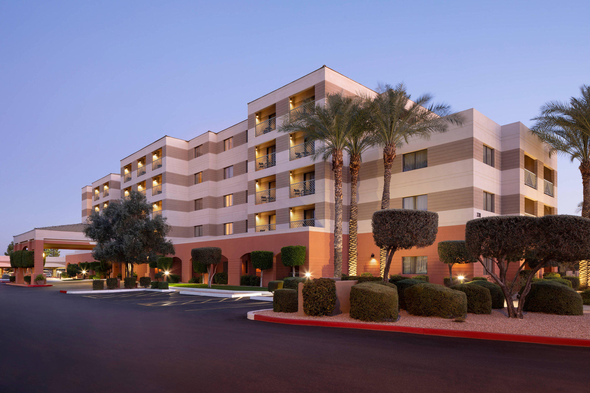 Courtyard by Marriott Scottsdale Old Town Photo