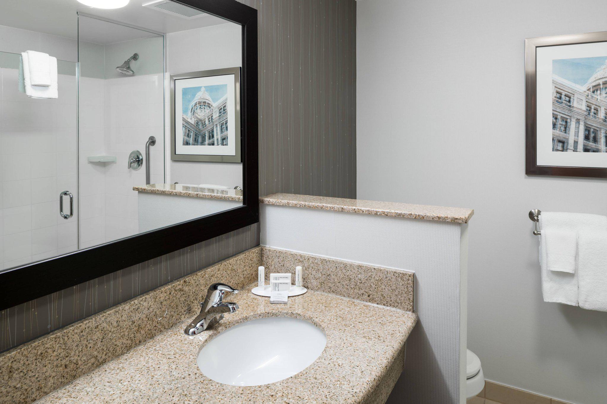 Courtyard by Marriott Austin North/Parmer Lane Photo