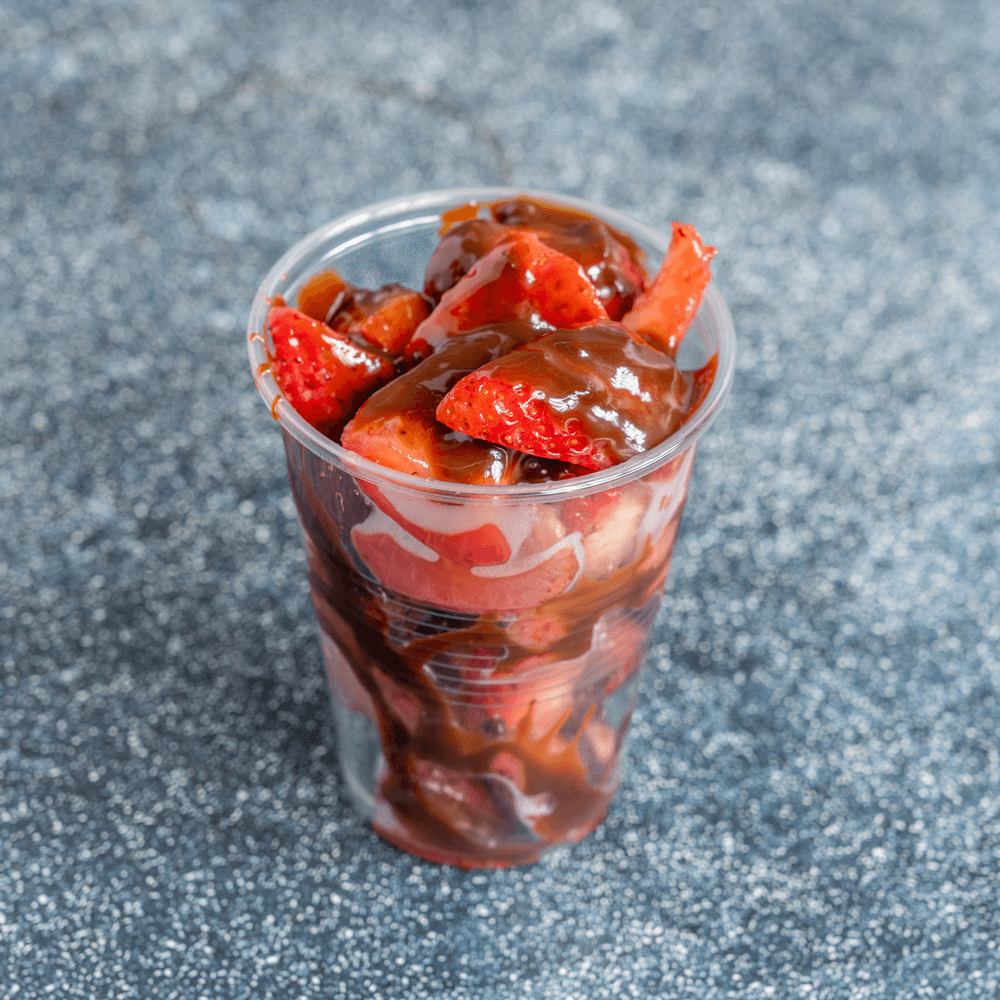 Fresh Strawberries with Melted Chocolate