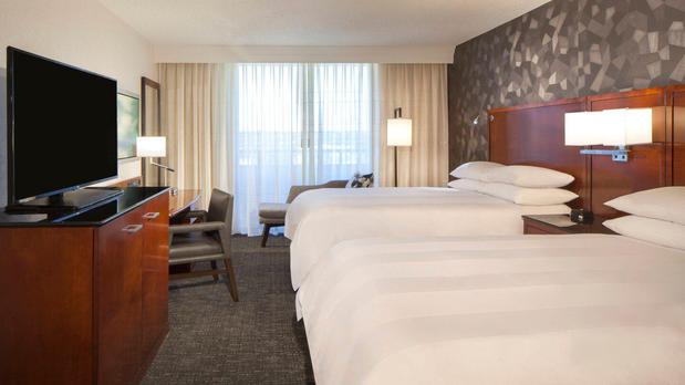 Images Omaha Marriott