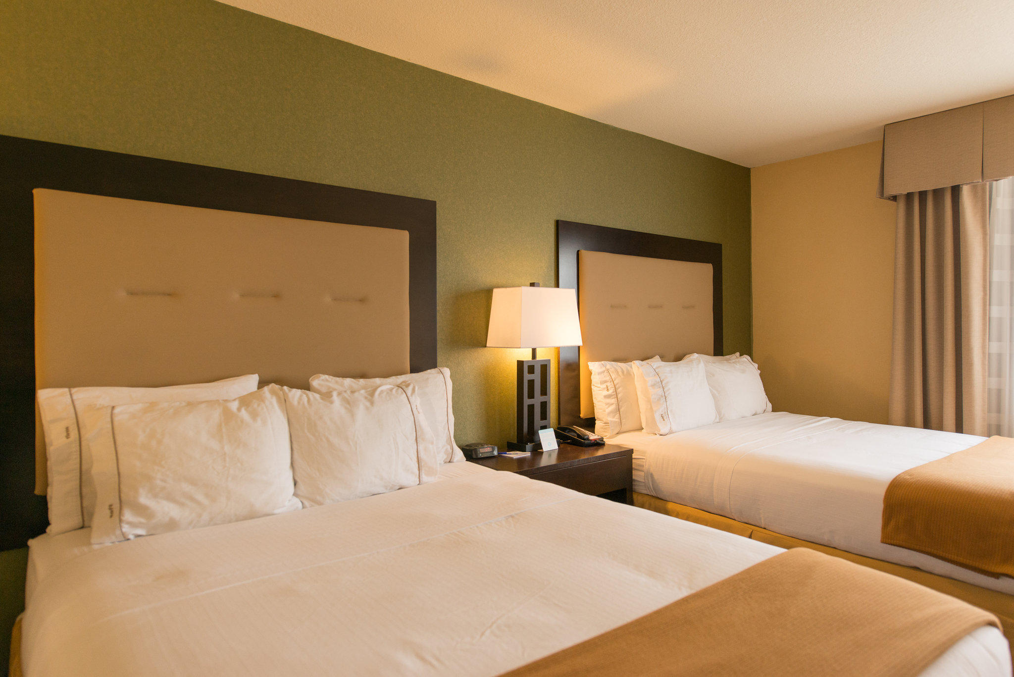 Holiday Inn Express Portland East - Troutdale Photo