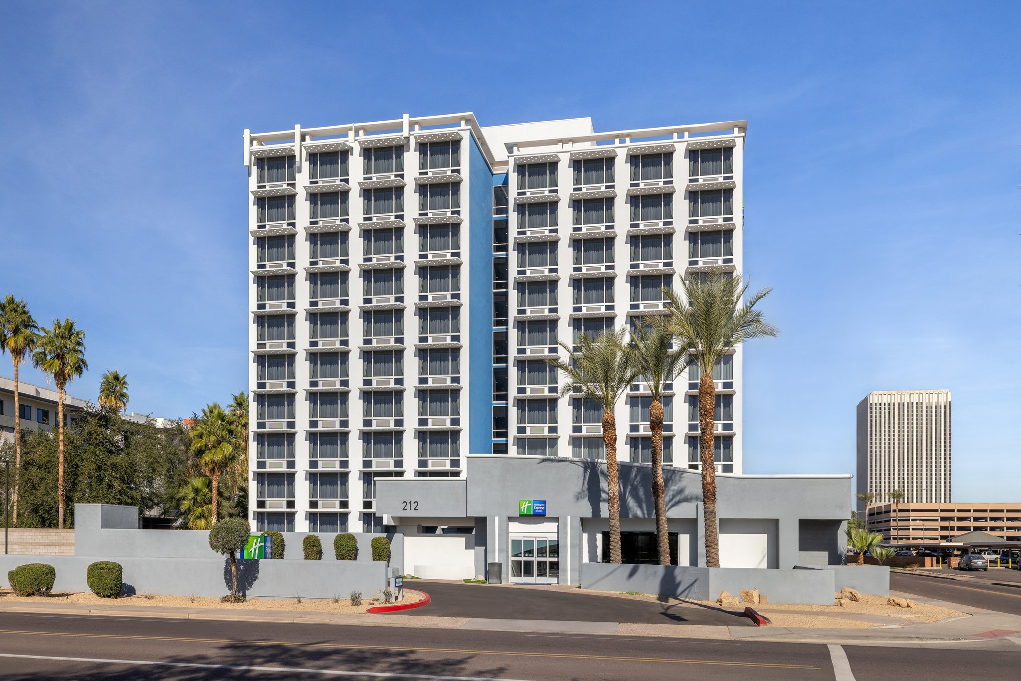 Holiday Inn Express & Suites Phoenix - Midtown by IHG Image