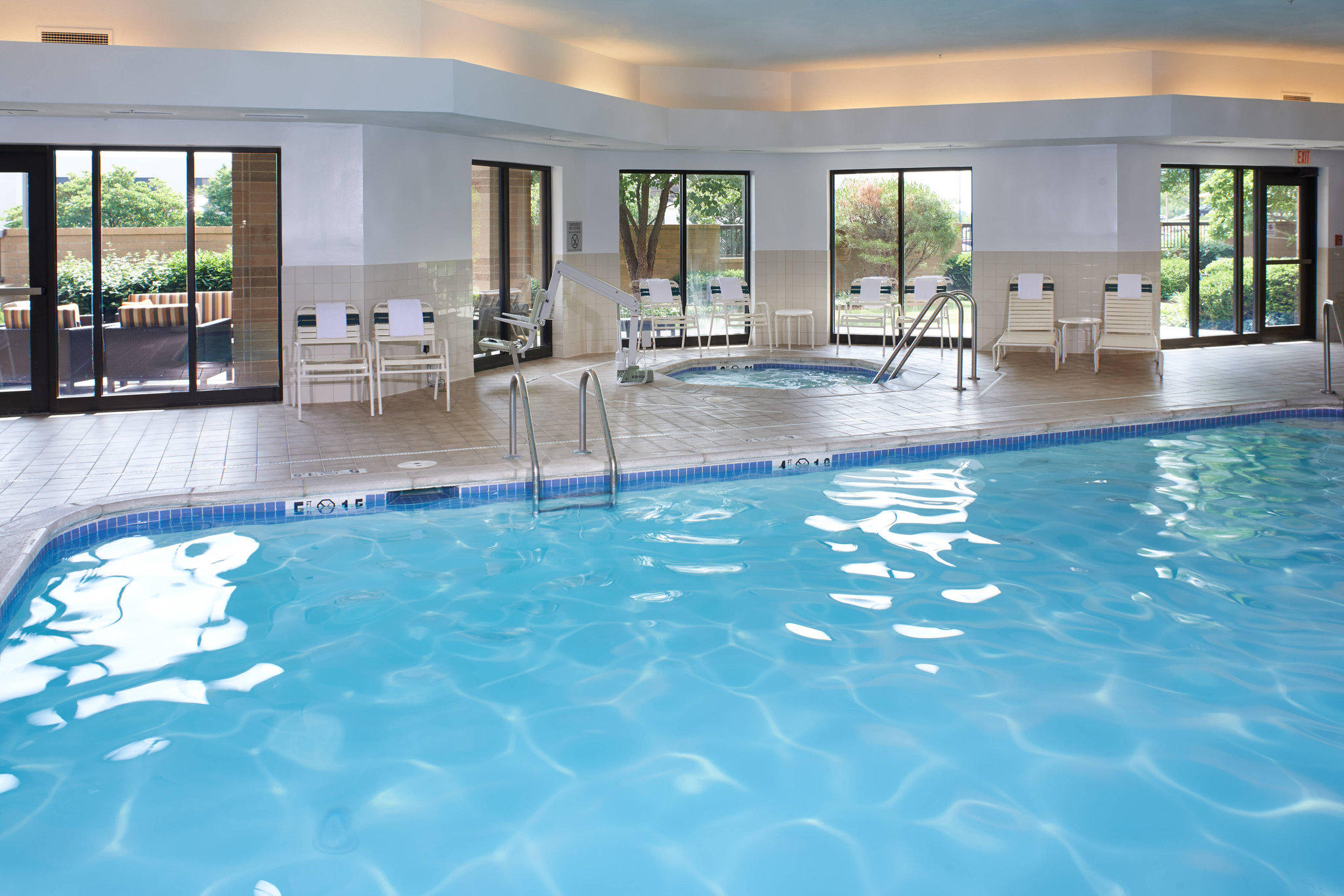 Courtyard by Marriott Kansas City Overland Park/Convention Center Photo