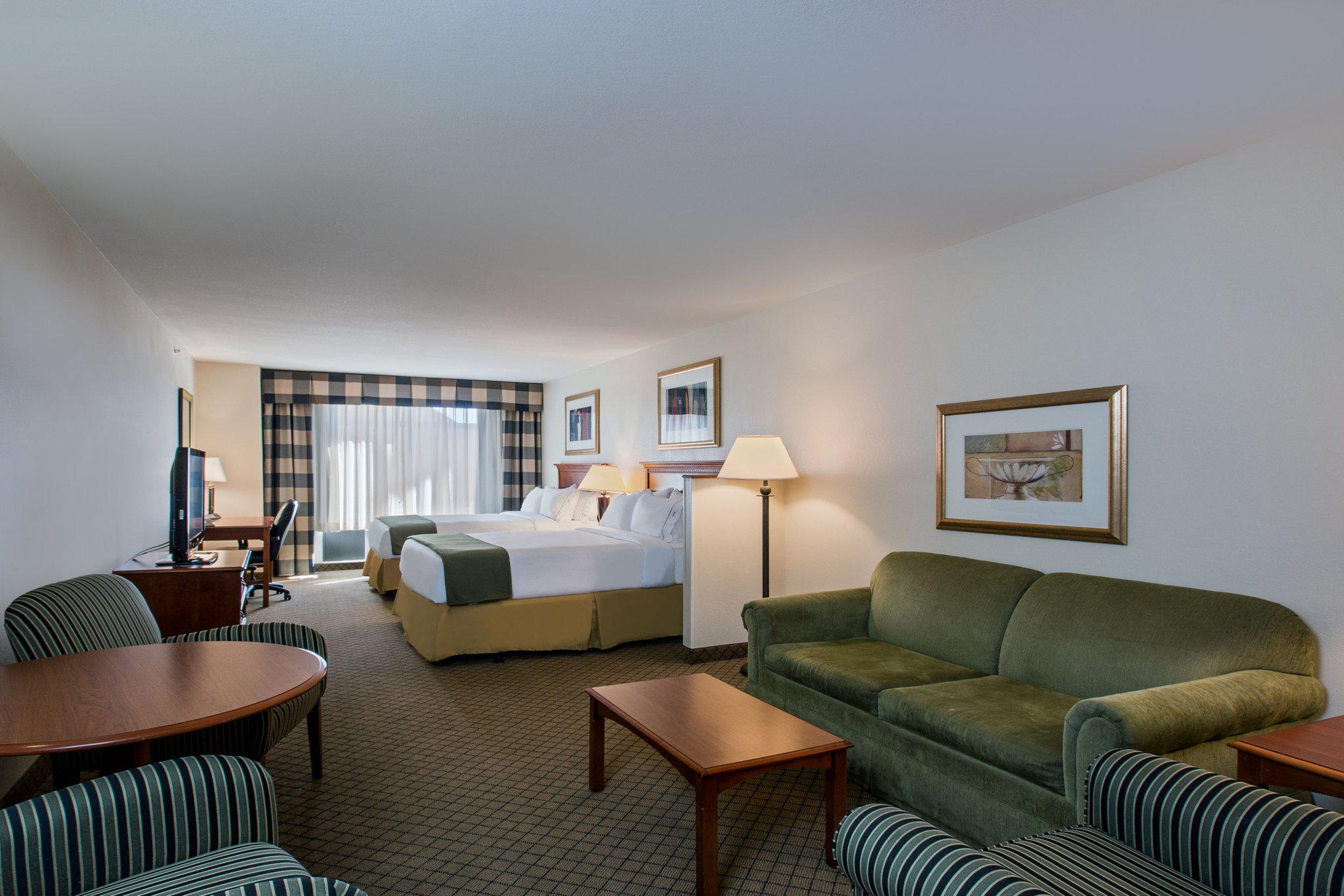 Holiday Inn Express & Suites Jackson - Flowood Photo