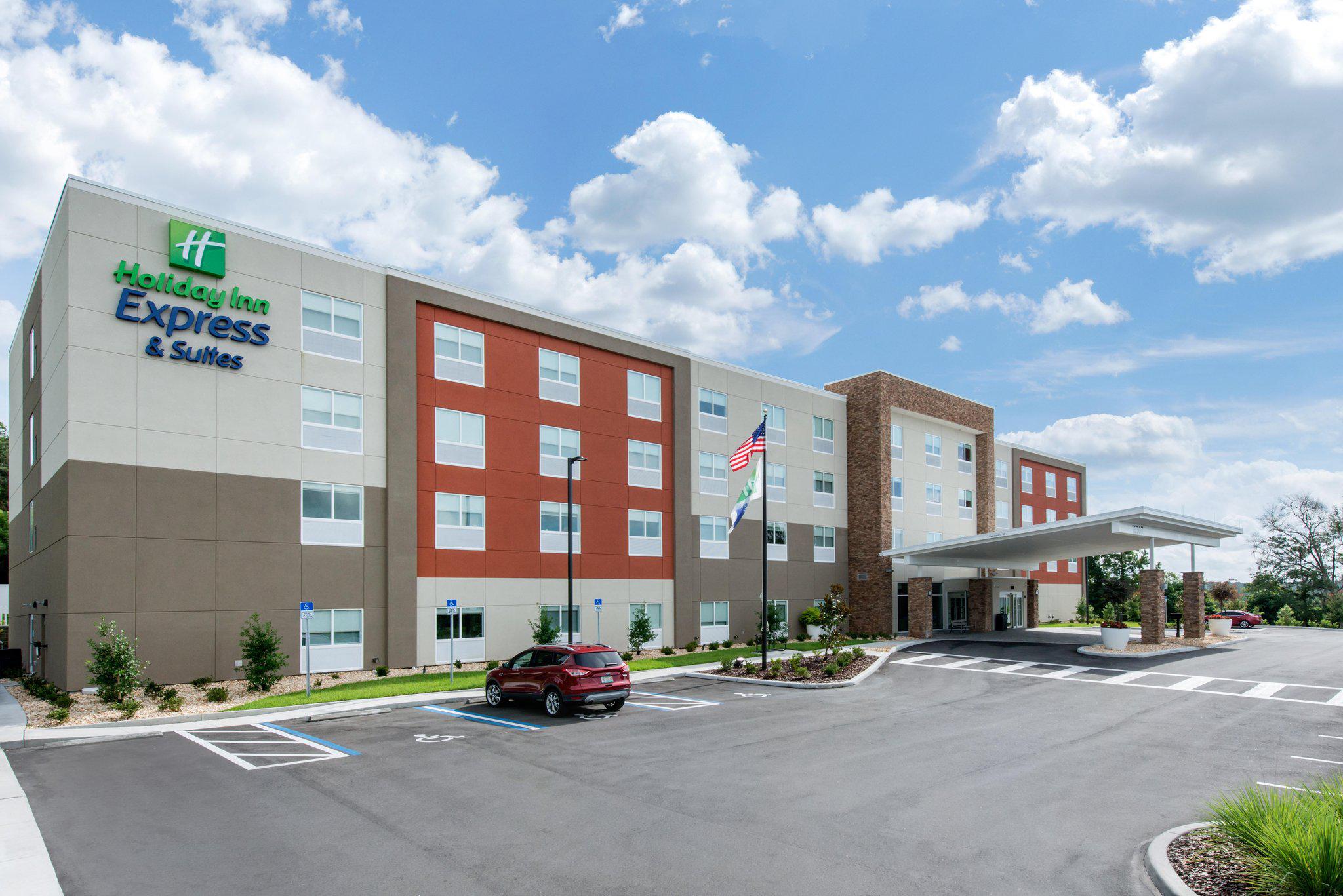 Holiday Inn Express & Suites Ruskin - Sun City Photo