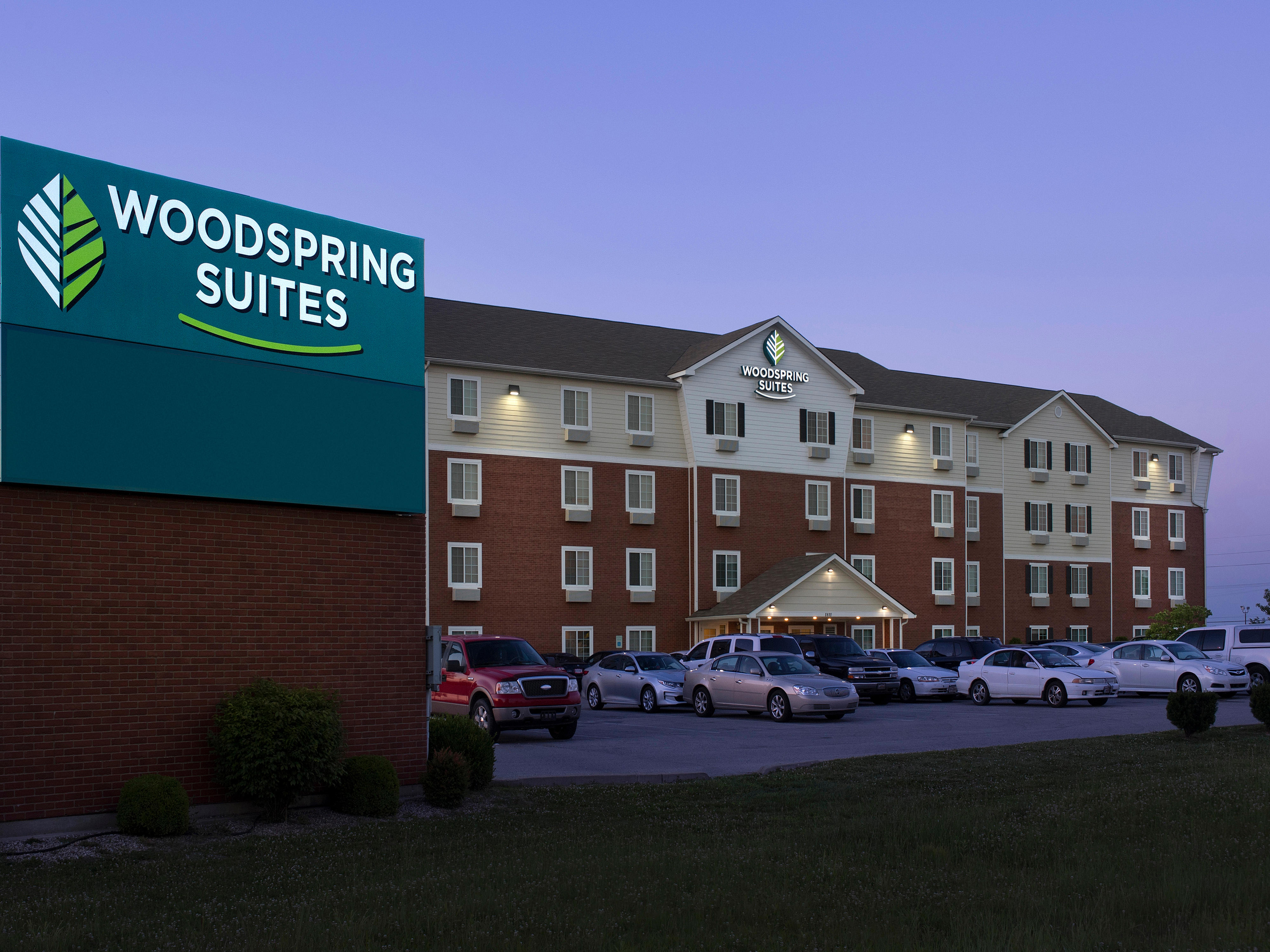 WoodSpring Suites Louisville Clarksville Photo