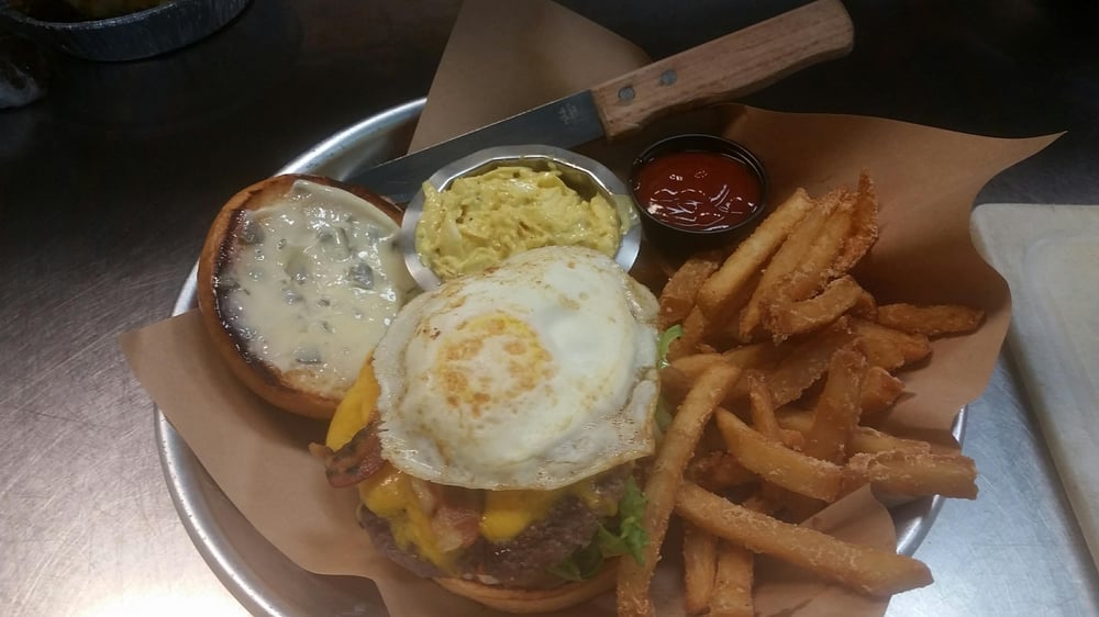 McGEE'S TAVERN BURGER