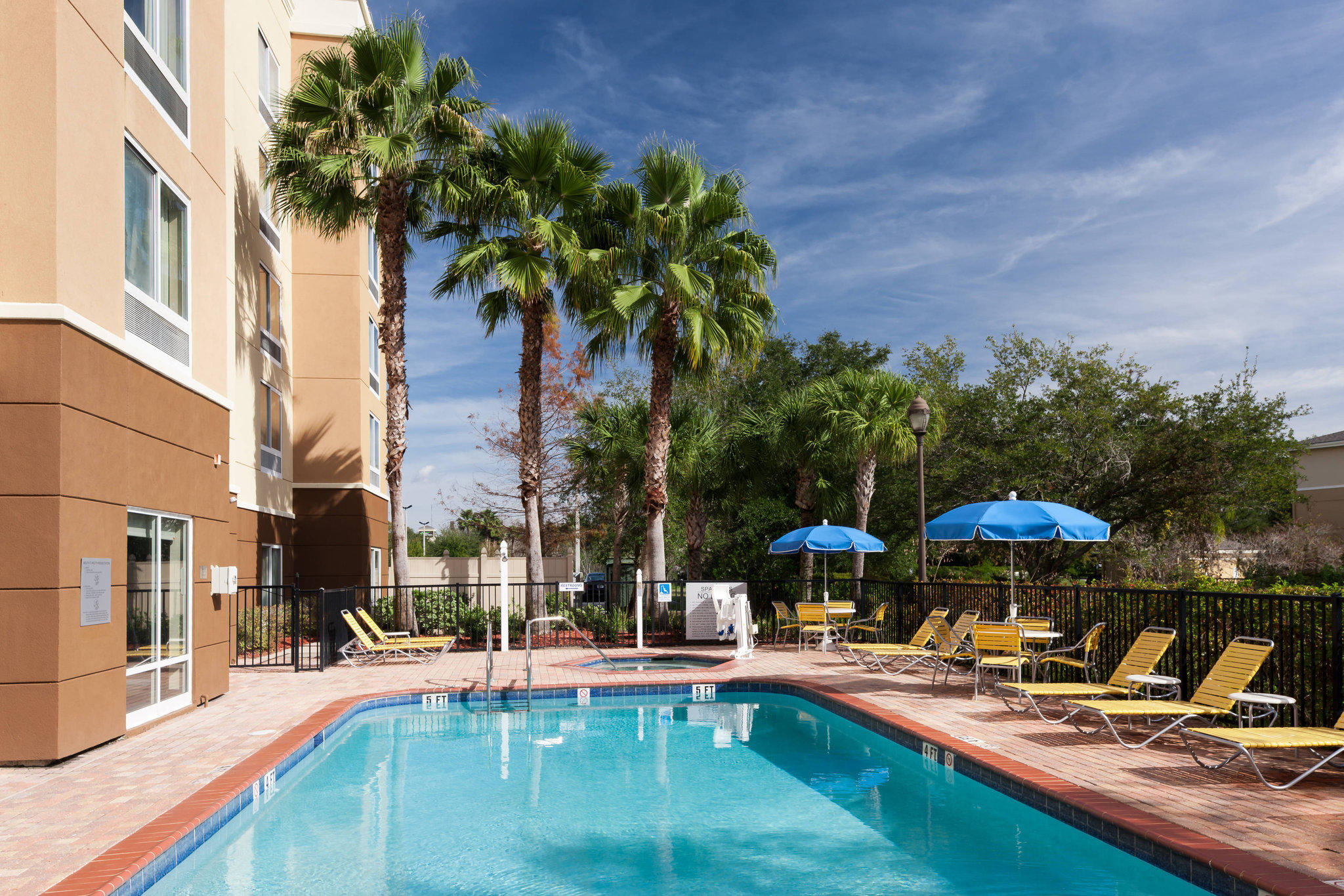 Fairfield Inn & Suites by Marriott Jacksonville Butler Boulevard Photo