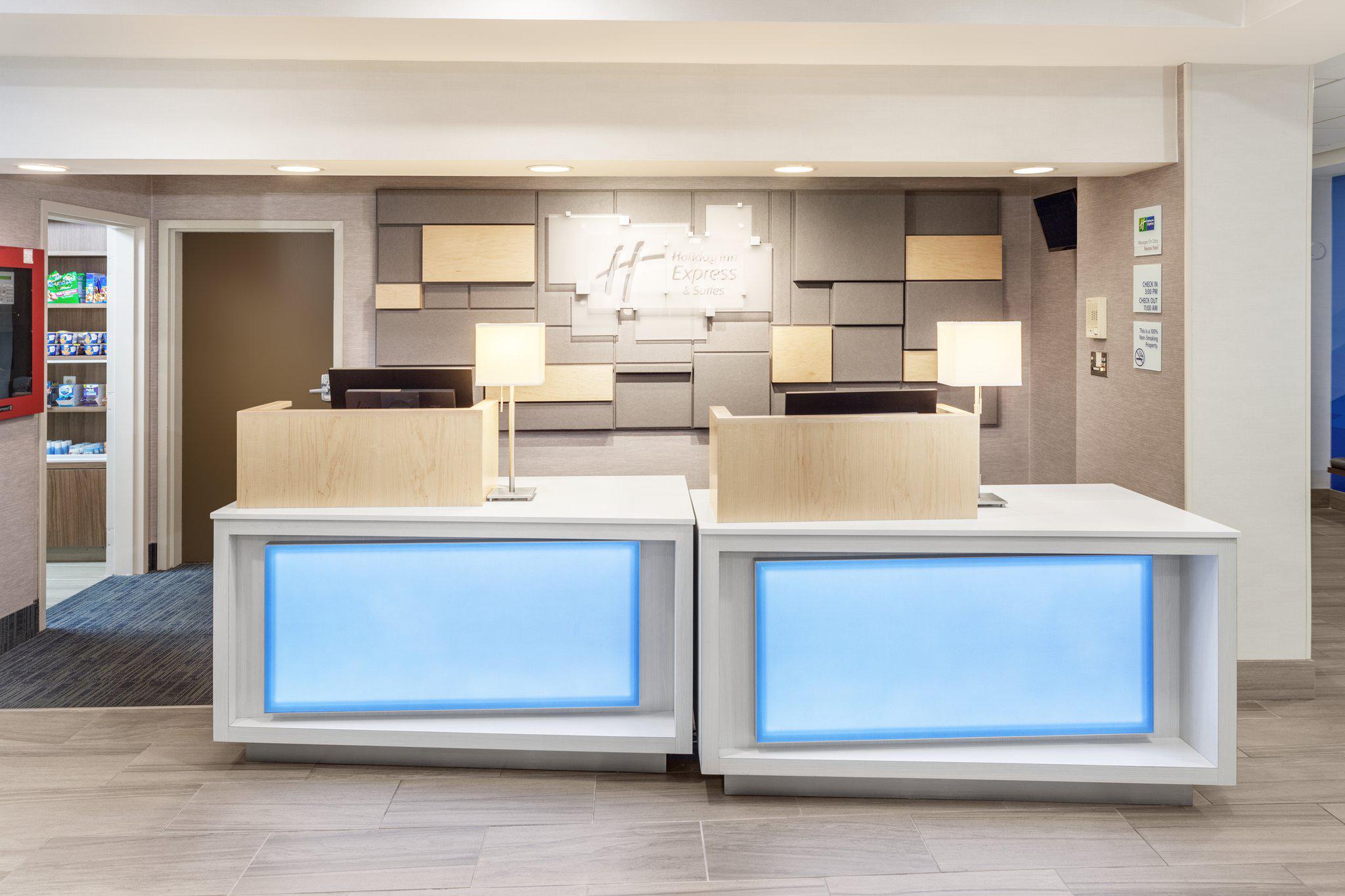 Holiday Inn Express & Suites Tilton - Lakes Region Photo