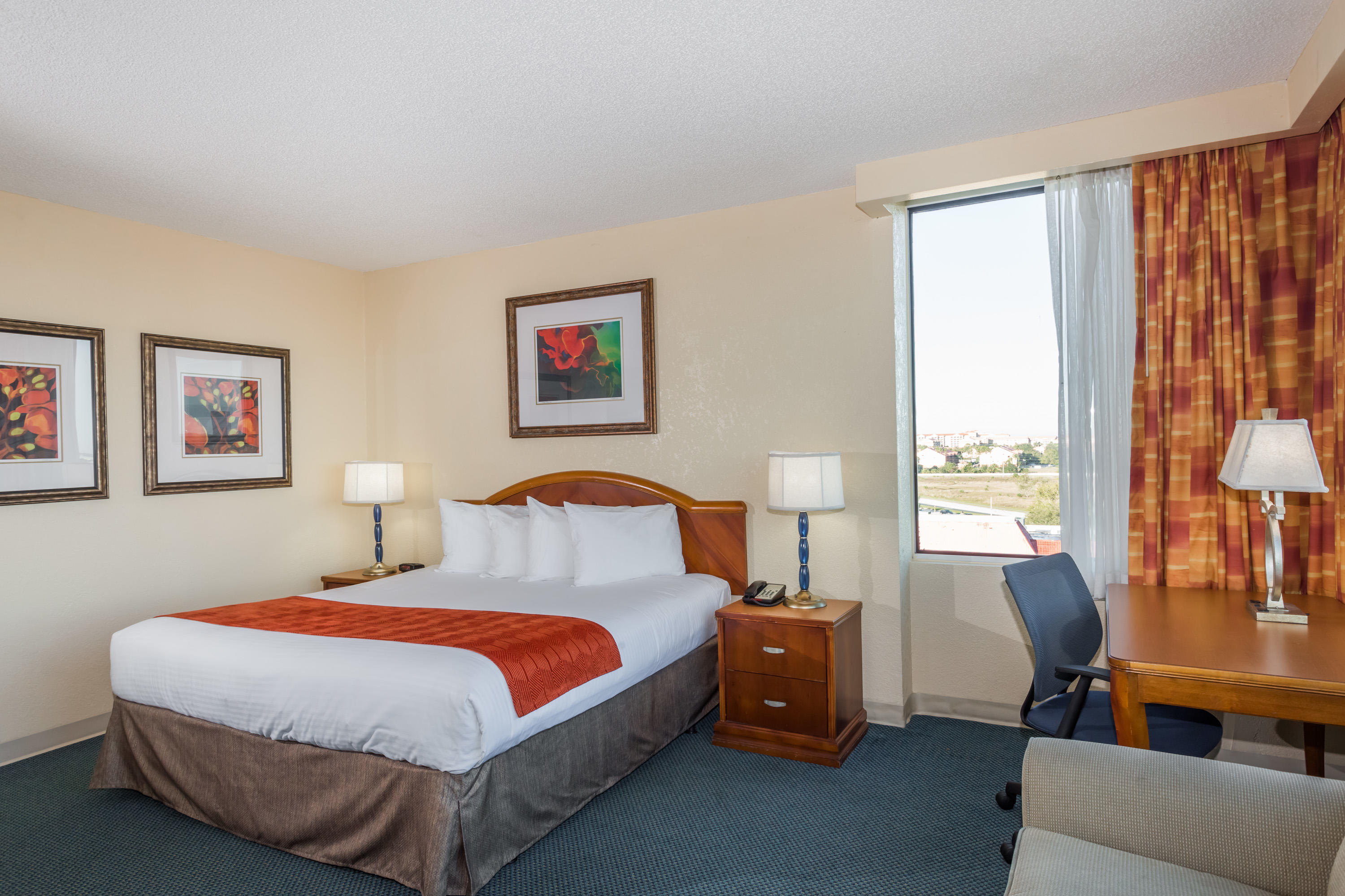 Ramada Kissimmee Gateway Orlando Photo