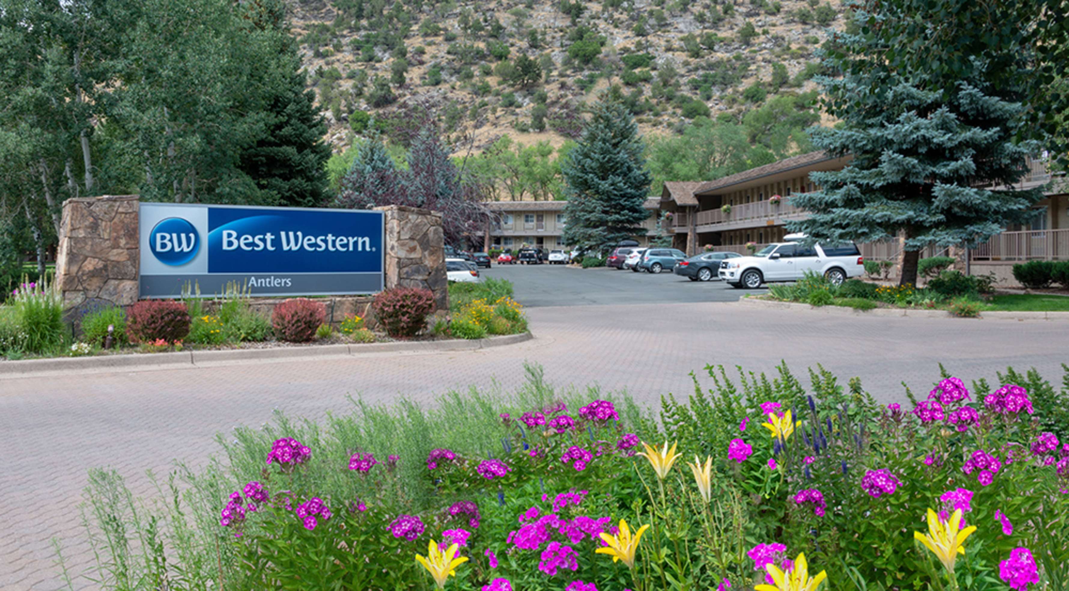 Best Western Antlers Photo