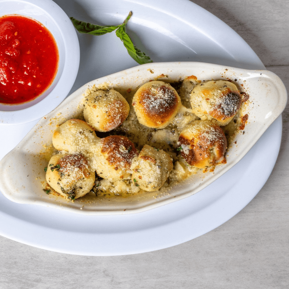Garlic knots (8)