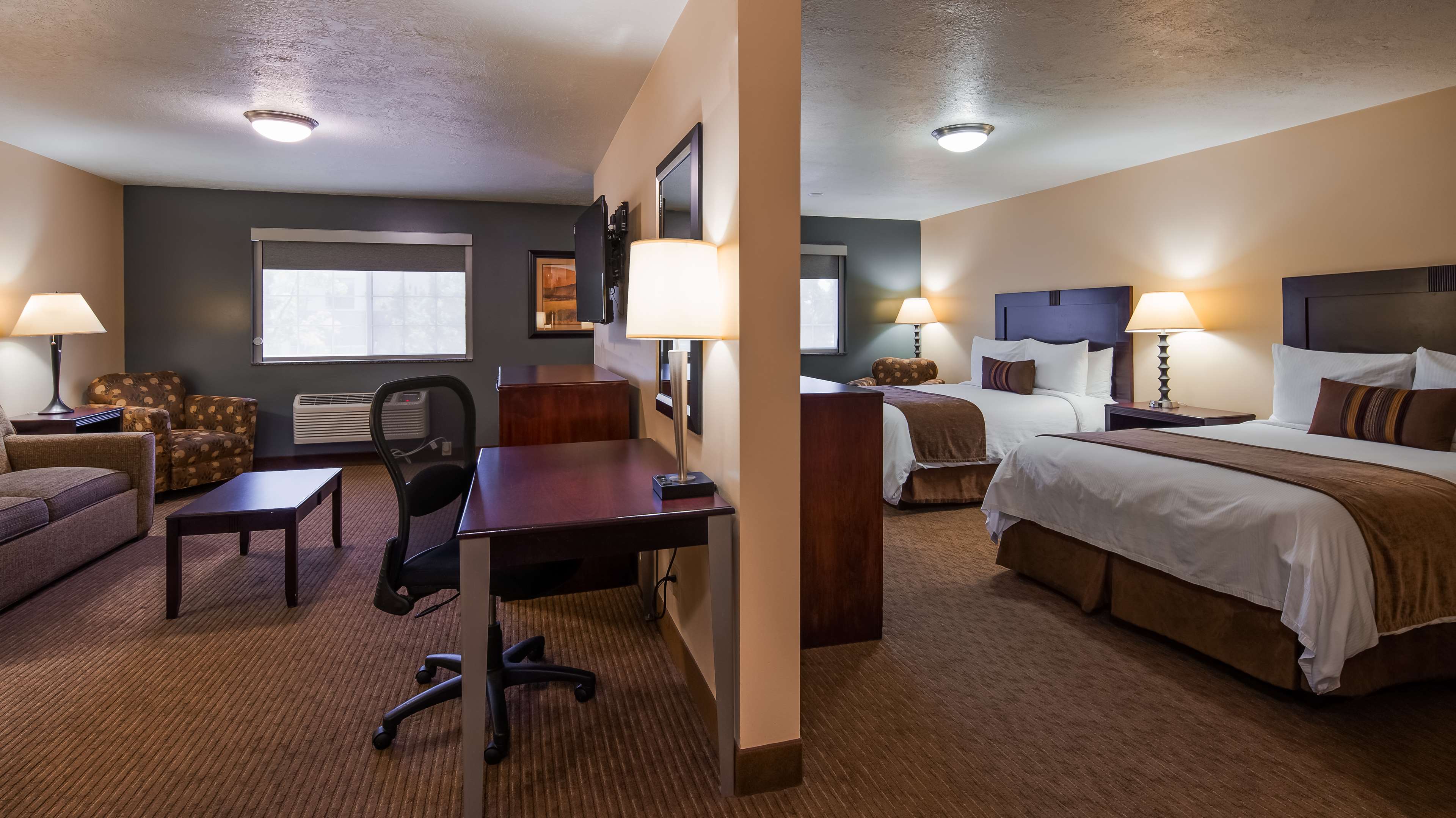 Best Western Plus CottonTree Inn Photo