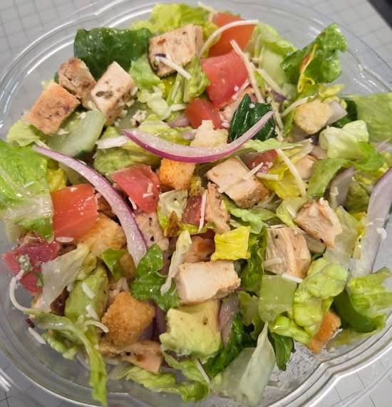 Garden Salad with Avocado & Chicken
