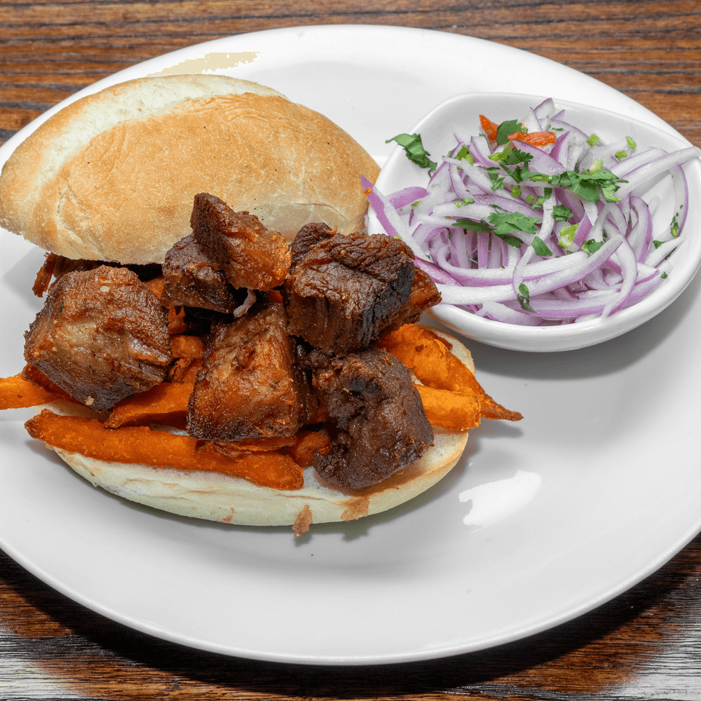 Pan Con Chicharron