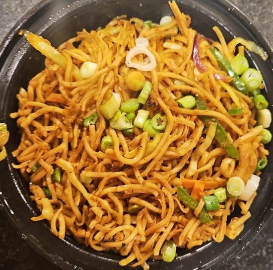 Egg Hakka Noodles
