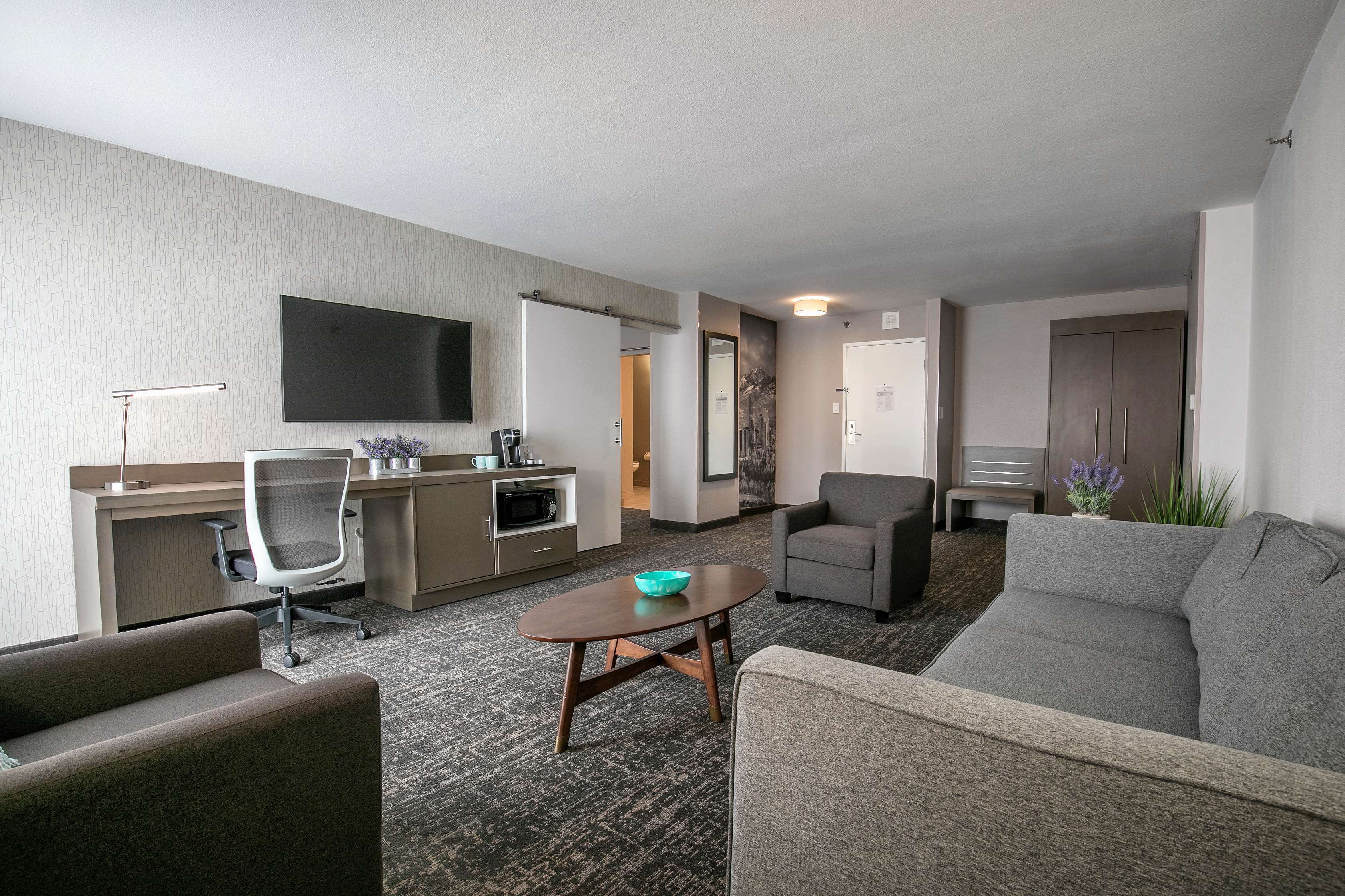 Double Queen Suite Living Room