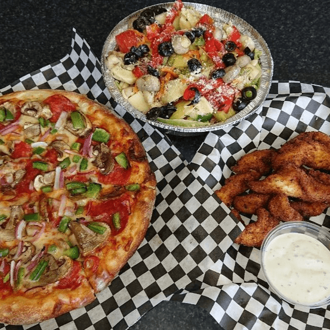 13" Medium Pizza Combo Special (Feeds 4 To 5 People)