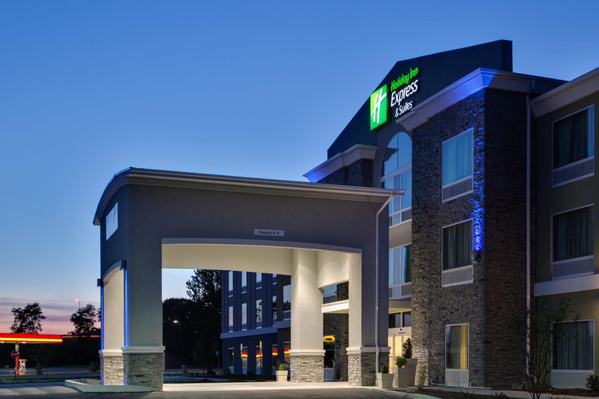 Holiday Inn Express & Suites Carlisle - Harrisburg Area Photo