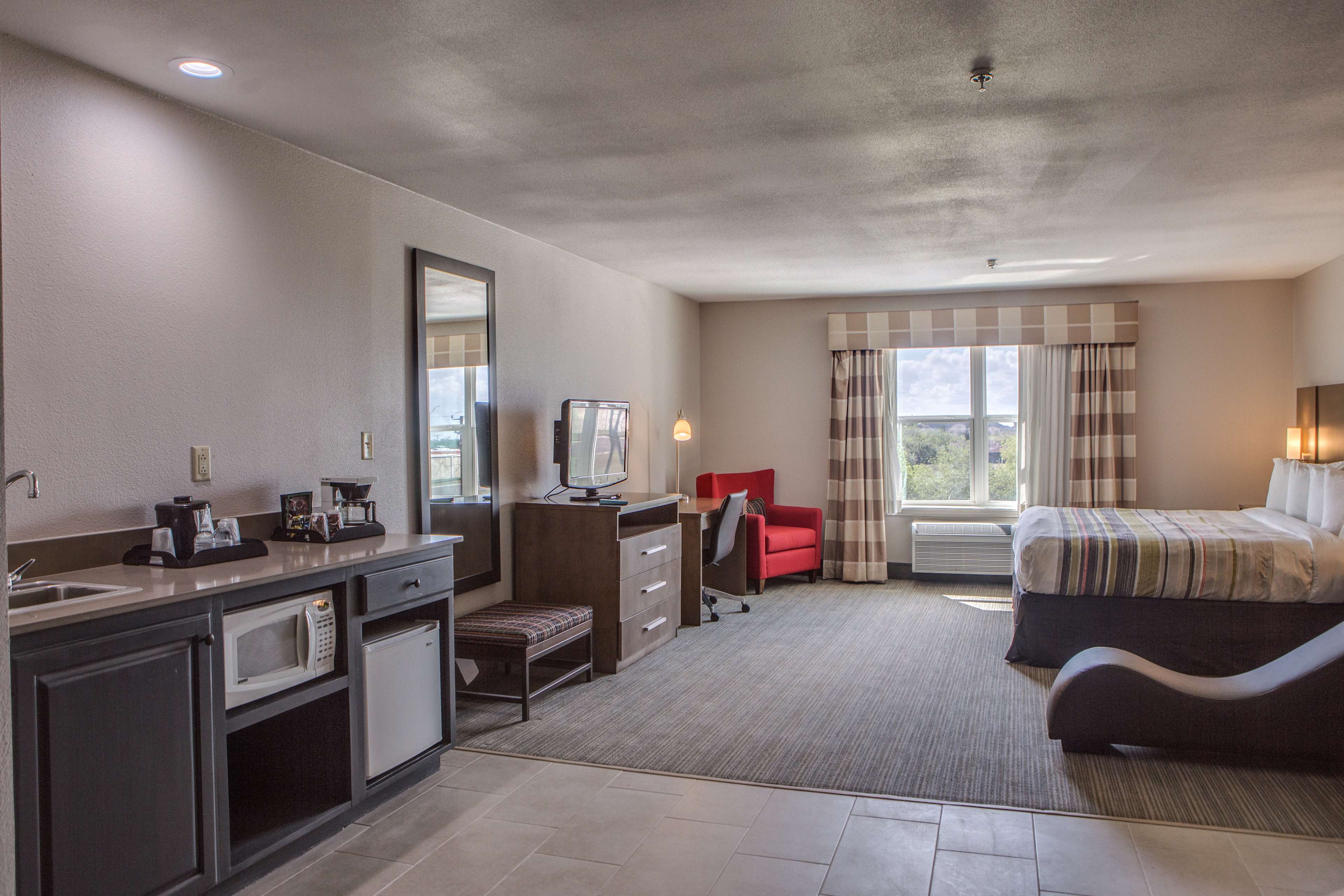 Country Inn & Suites by Radisson, Harlingen, TX Photo