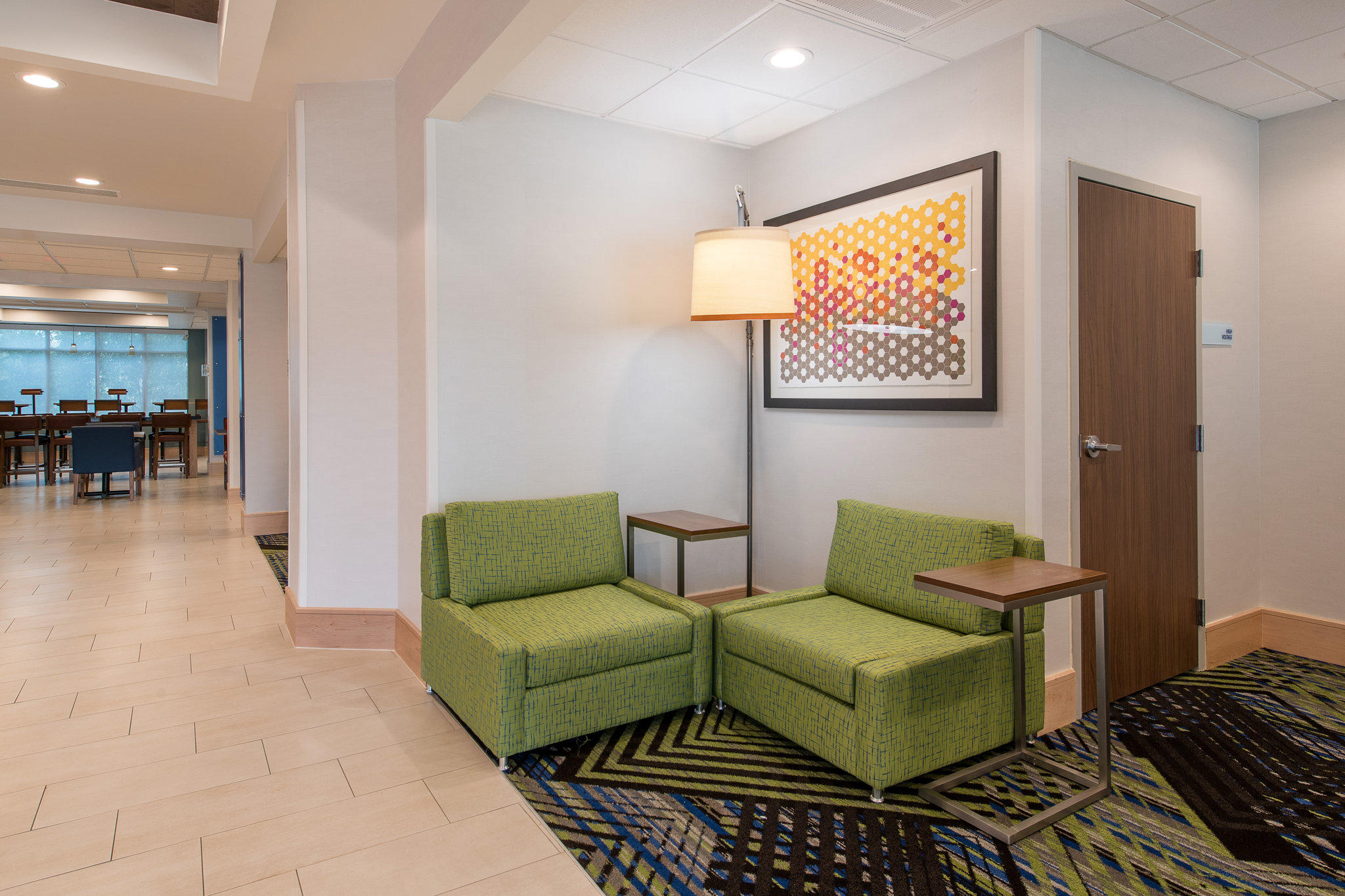 Holiday Inn Express & Suites Columbia-I-26 @ Harbison Blvd Photo