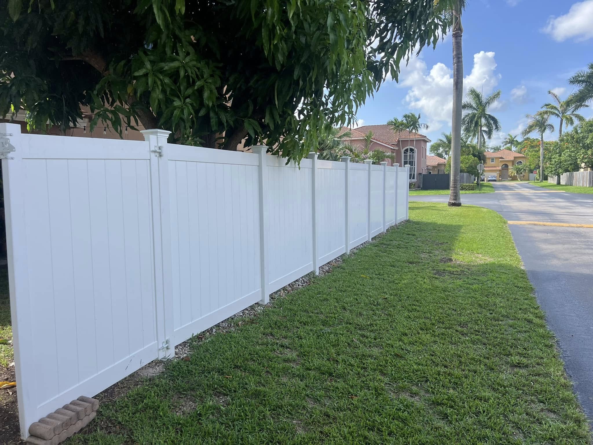 Top Rail Fence Pompano Beach Image