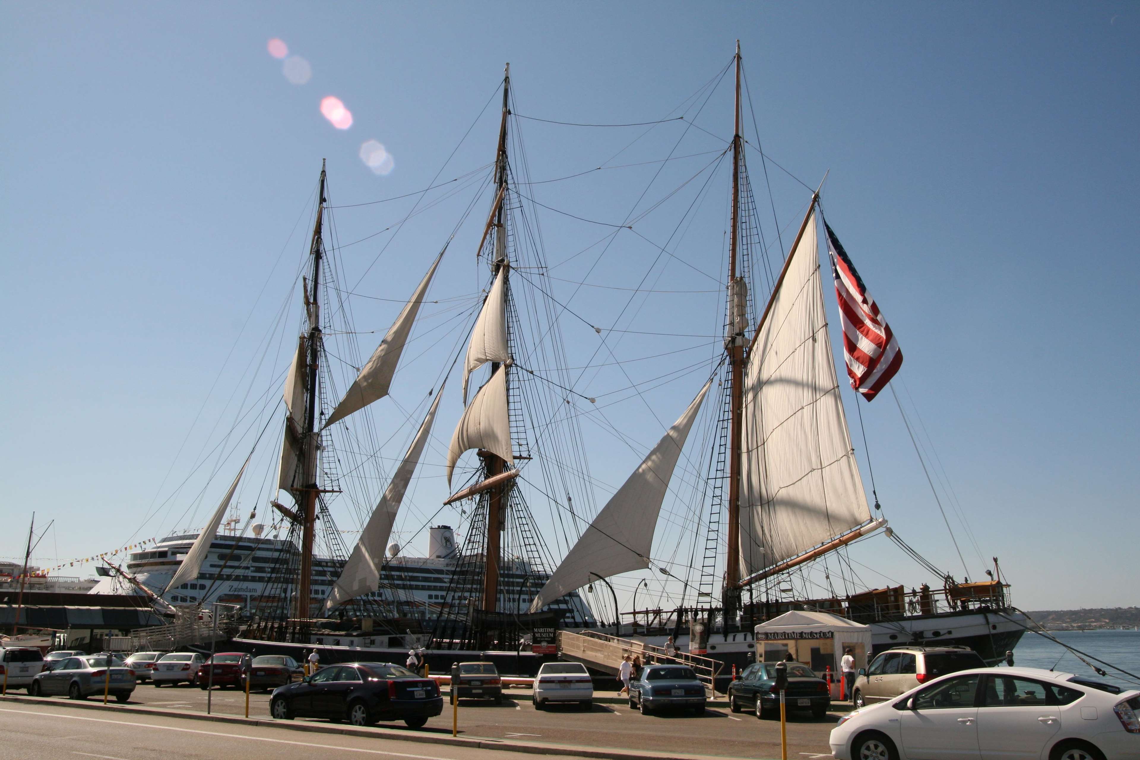 Hampton Inn San Diego-Downtown Photo