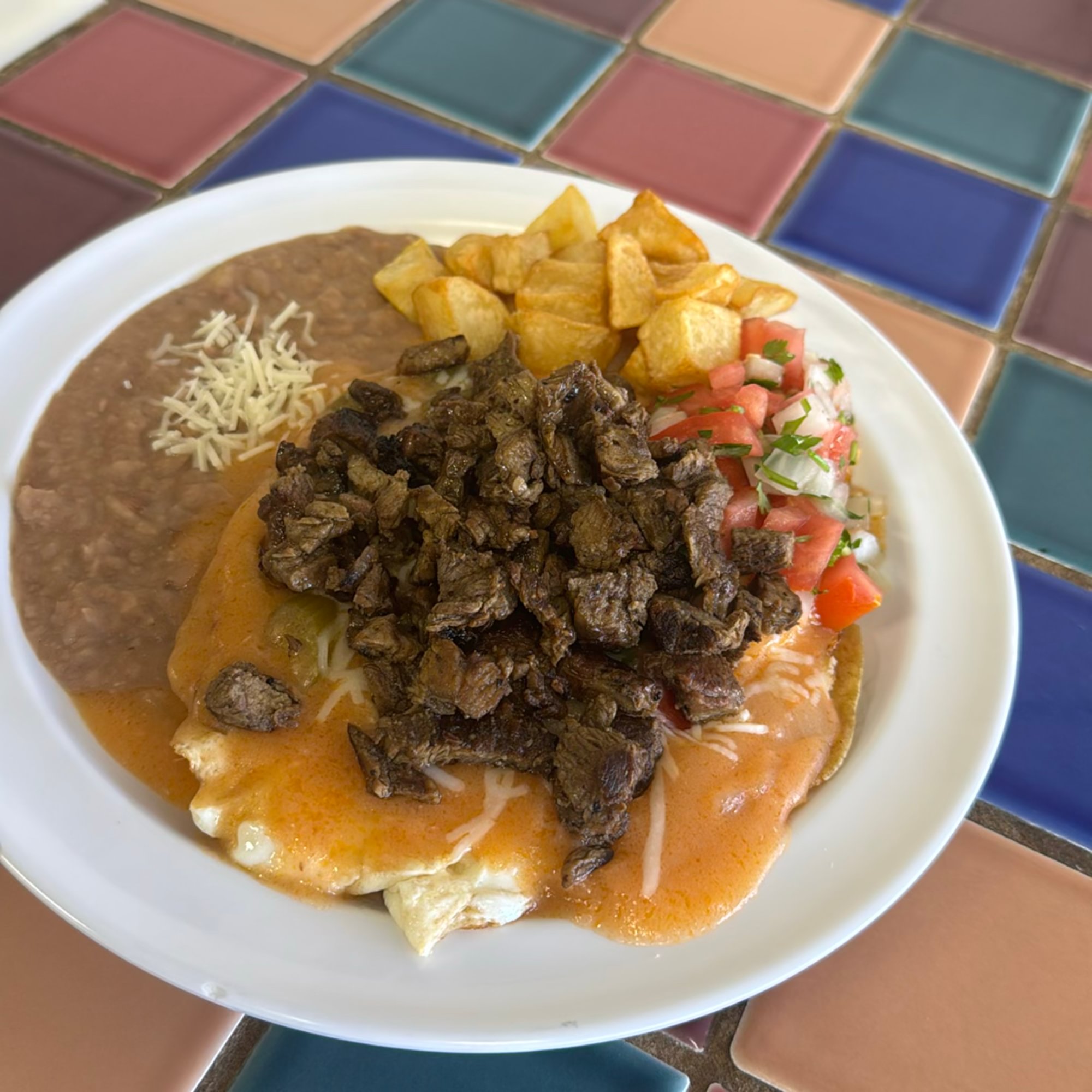 Huevos Rancheros con Carne Asada