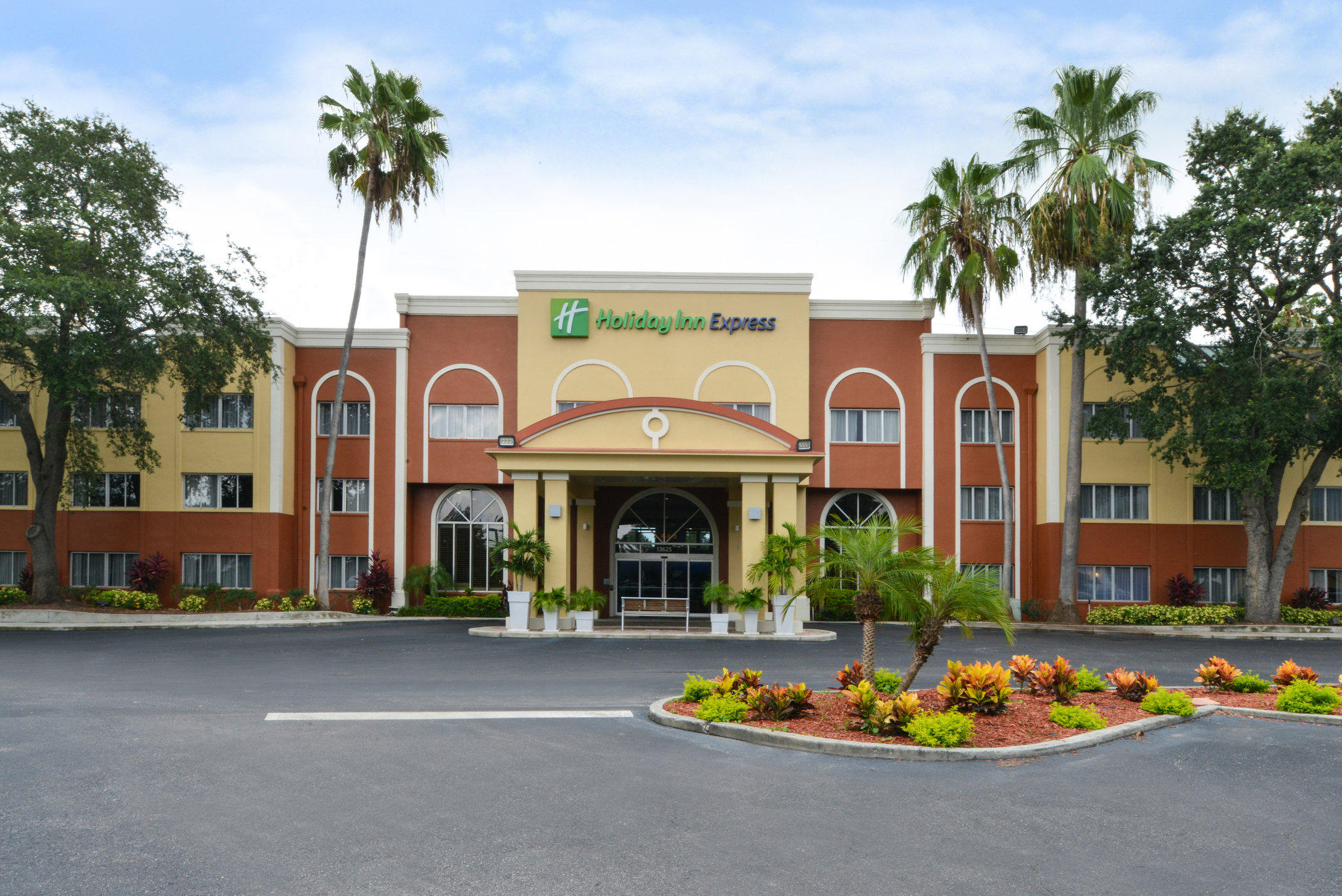 Holiday Inn Express Clearwater East - Icot Center Photo