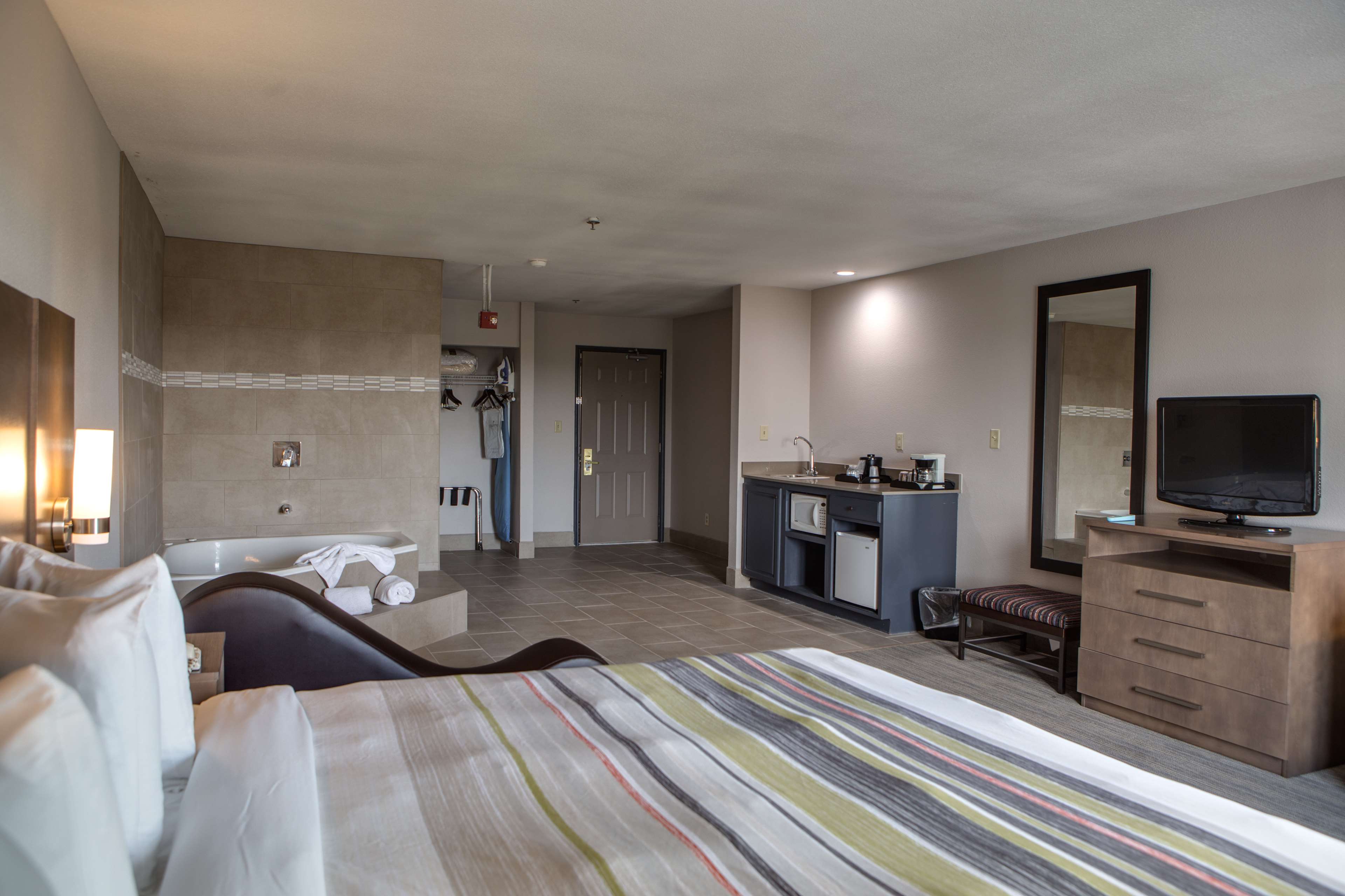 Country Inn & Suites by Radisson, Harlingen, TX Photo