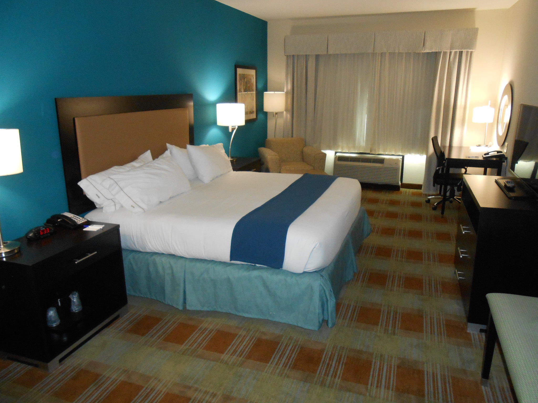 Holiday Inn Express & Suites Houston Northwest-Brookhollow Photo