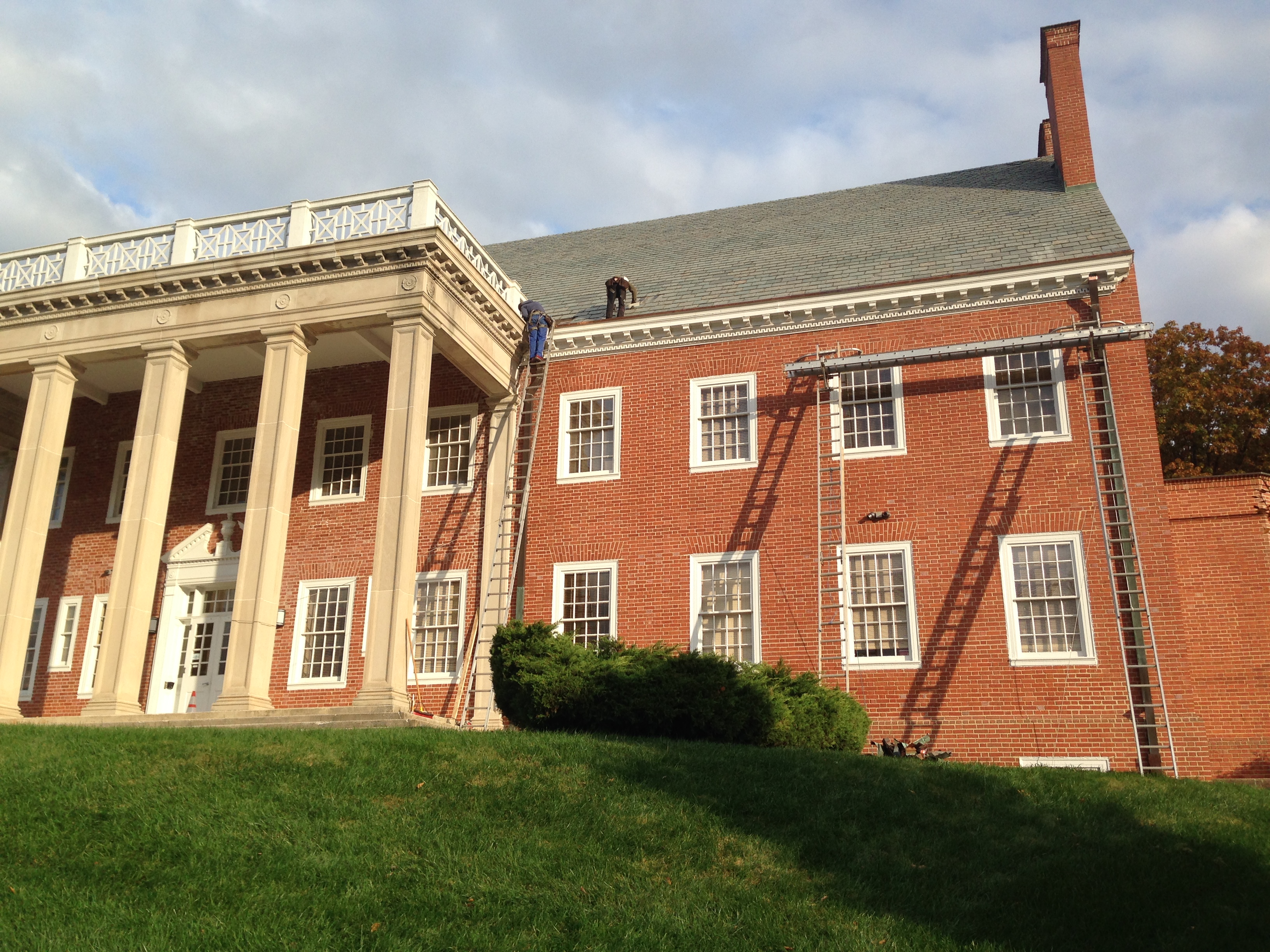 Mr Fix It Home Solutions LLC Logo