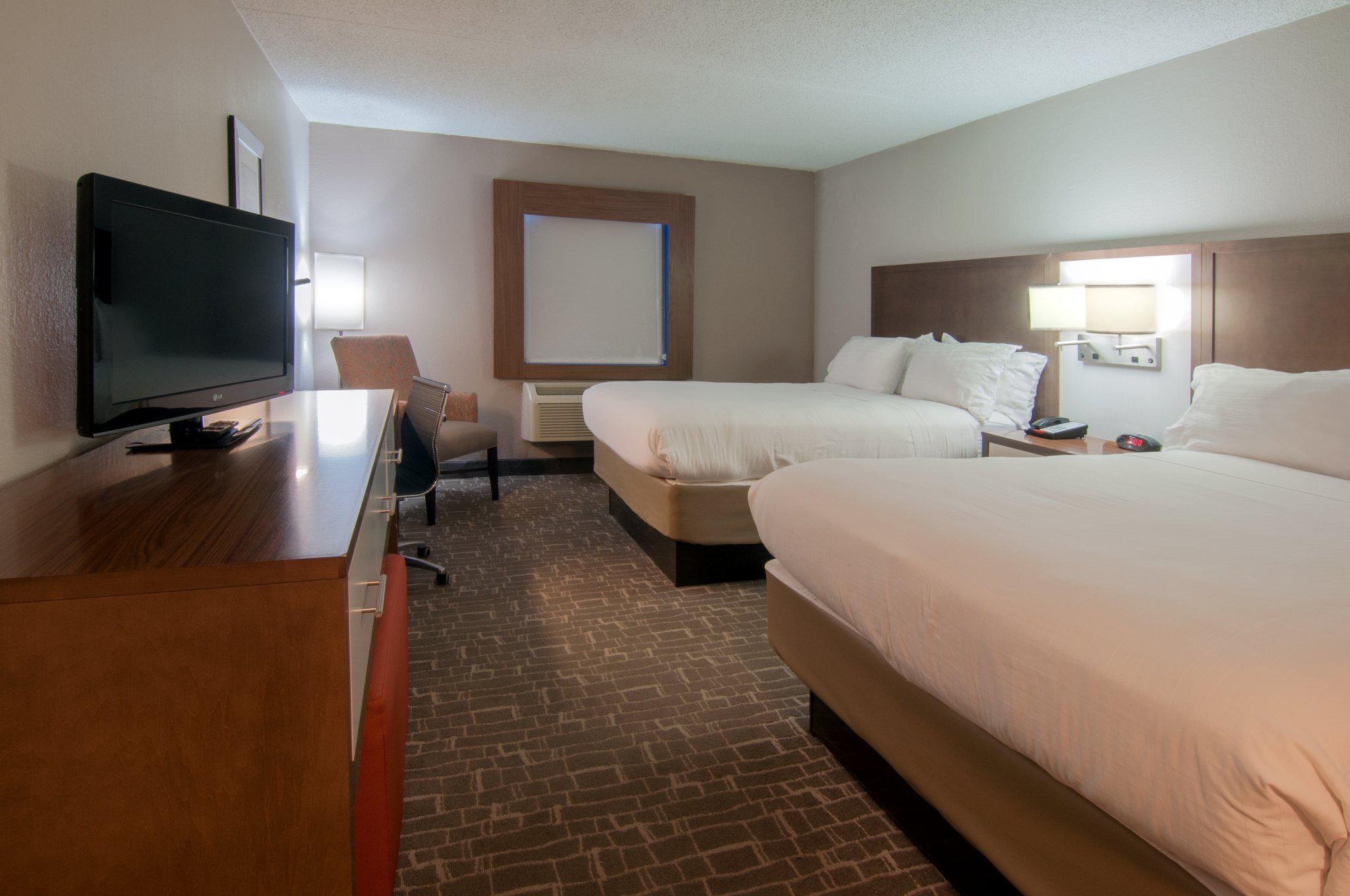 Holiday Inn Express & Suites Nashville-I-40&I-24(Spence Ln) Photo