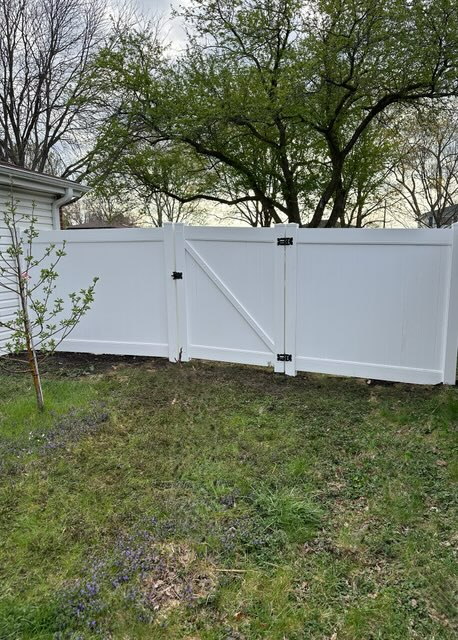 Top Rail Fence Naperville Image