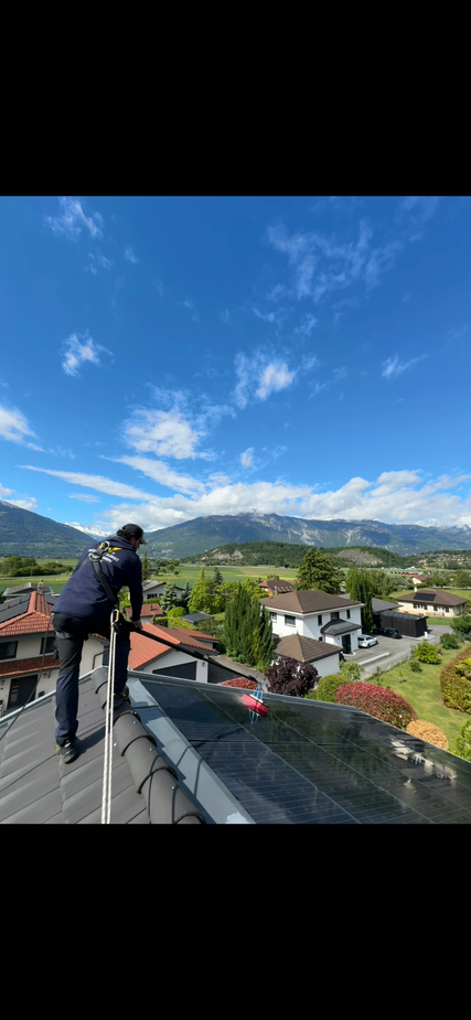 Solar Panel Cleaning with Osmosis Water