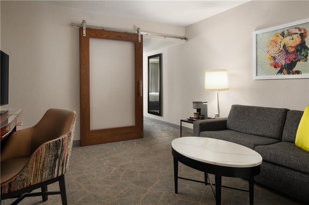 DoubleTree by Hilton Fairfield Hotel & Suites Image