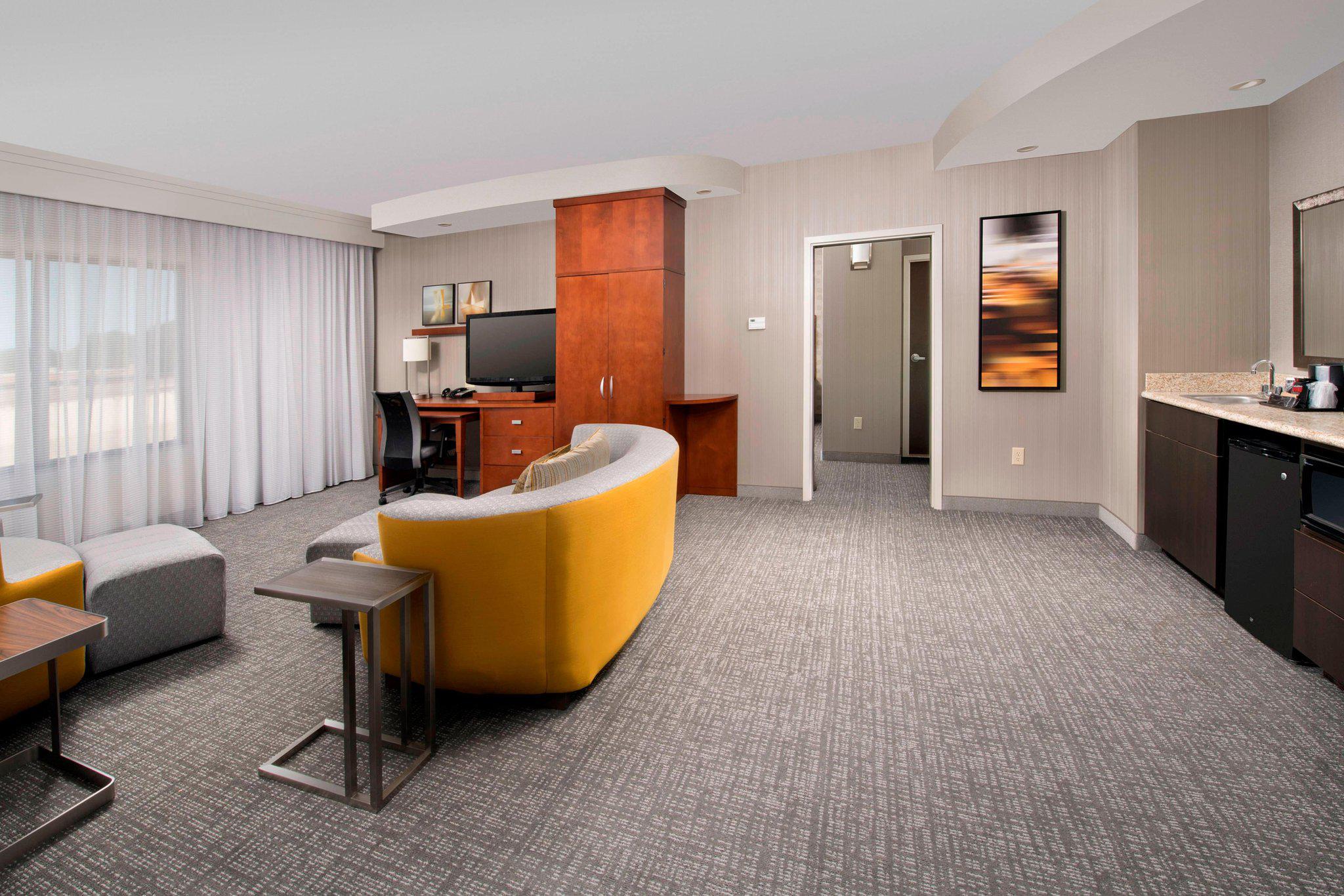 Courtyard by Marriott Tyler Photo