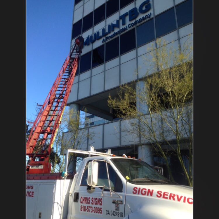 Chris Signs and Crane Service Photo