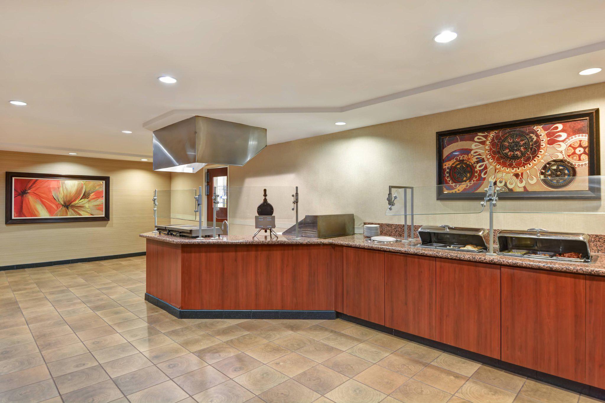 Courtyard by Marriott Wichita at Old Town Photo