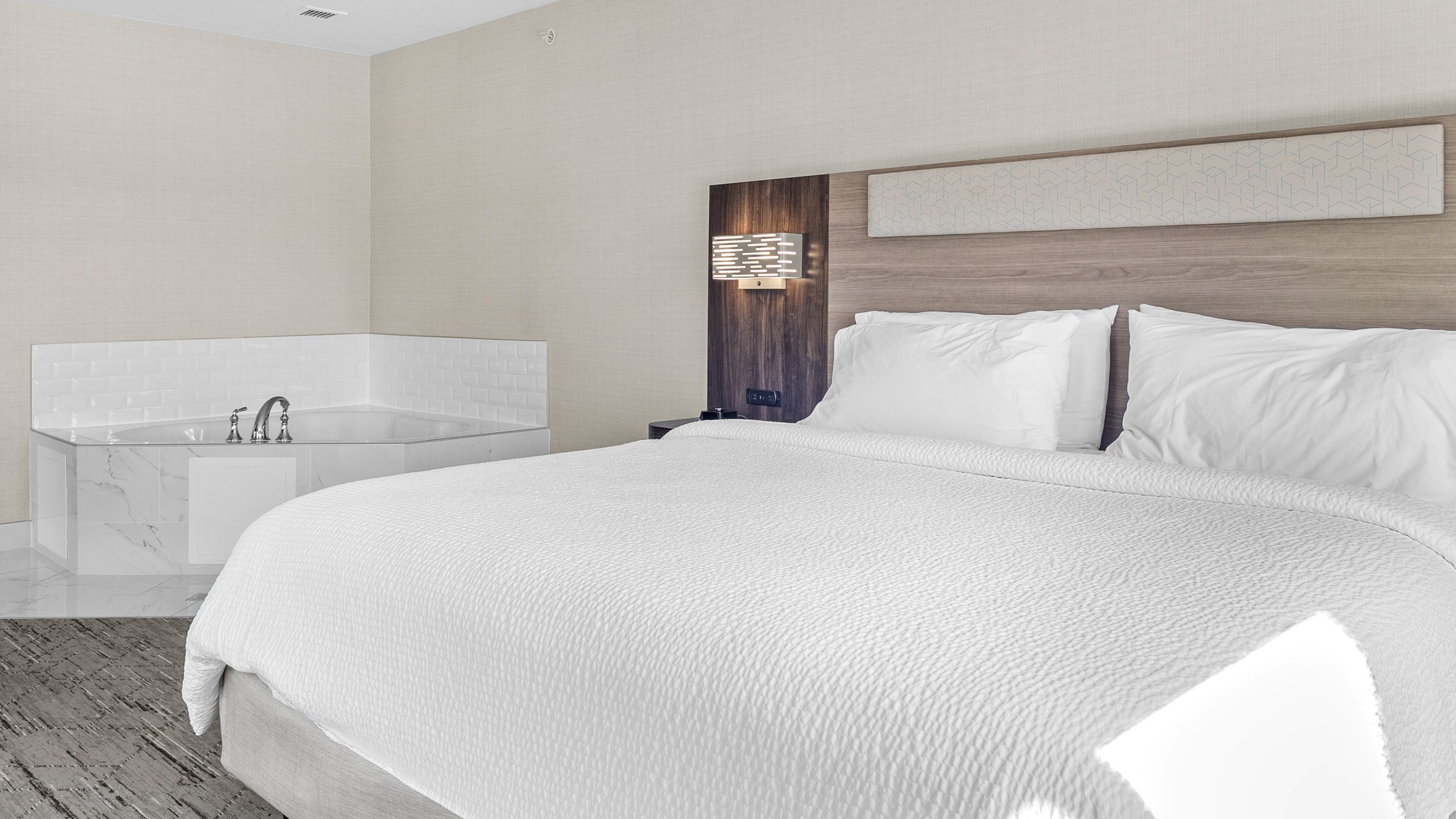 Holiday Inn Express & Suites Manchester-Airport by IHG Image