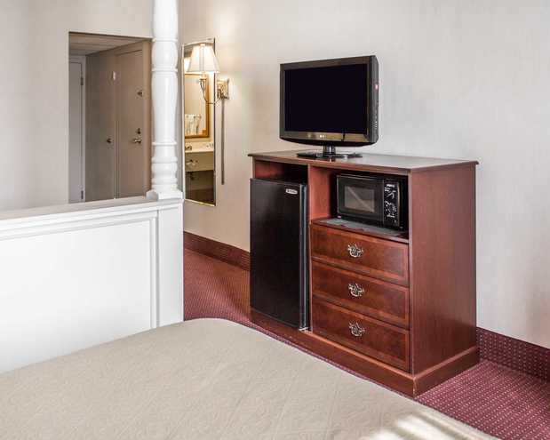 Images Quality Inn & Conference Center
