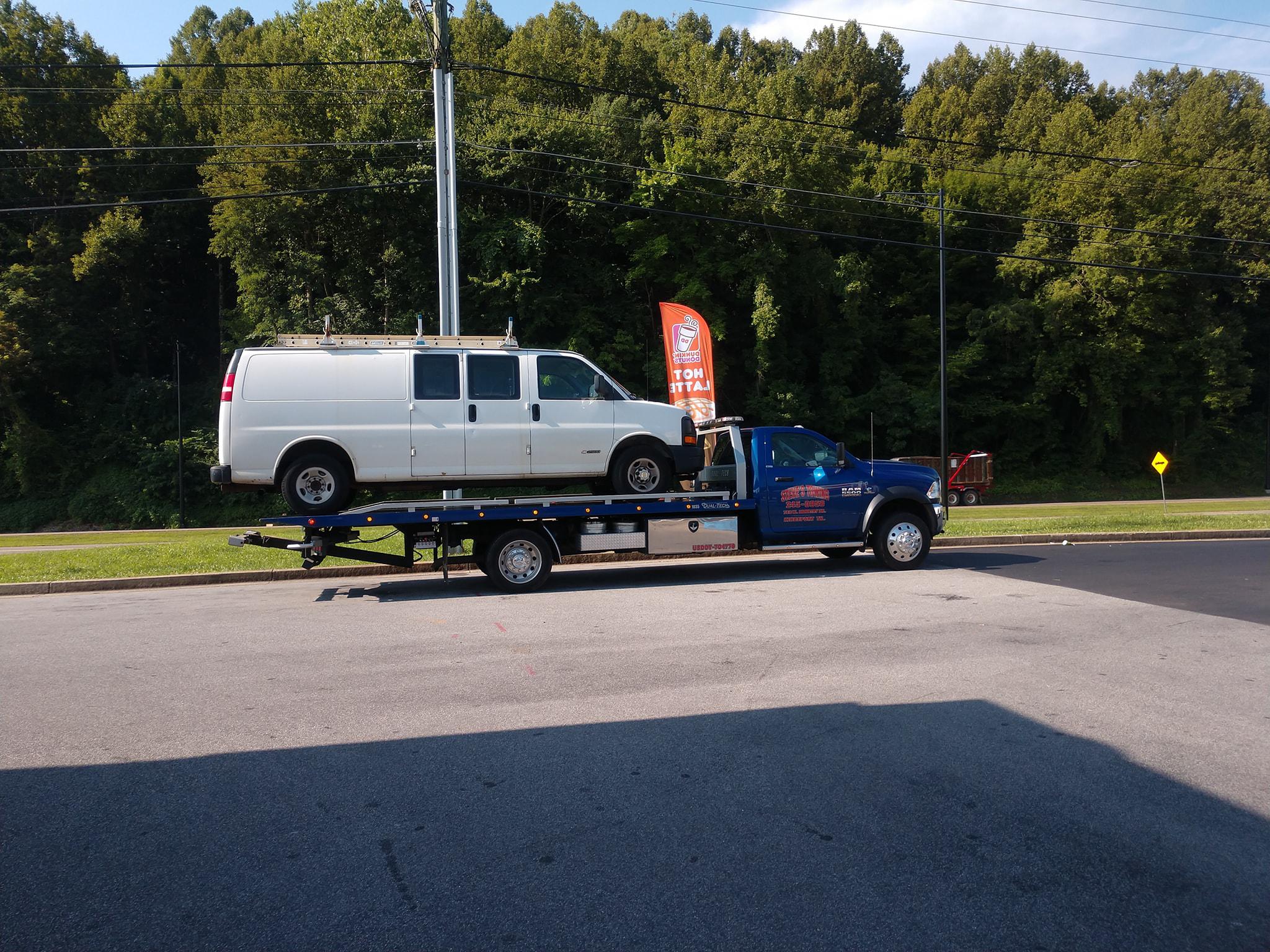 Steve's Towing Photo