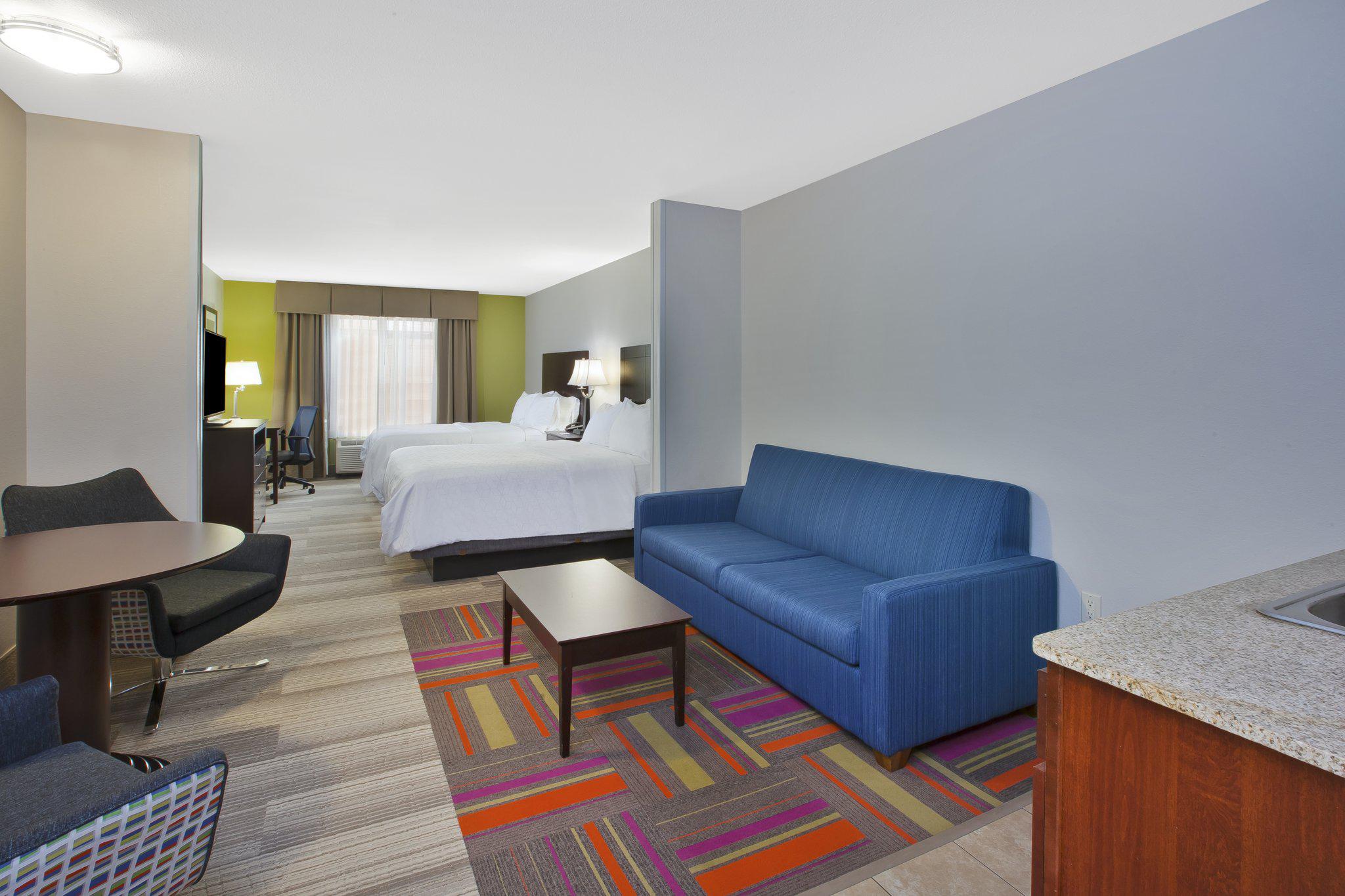 Holiday Inn Express & Suites Niles Photo