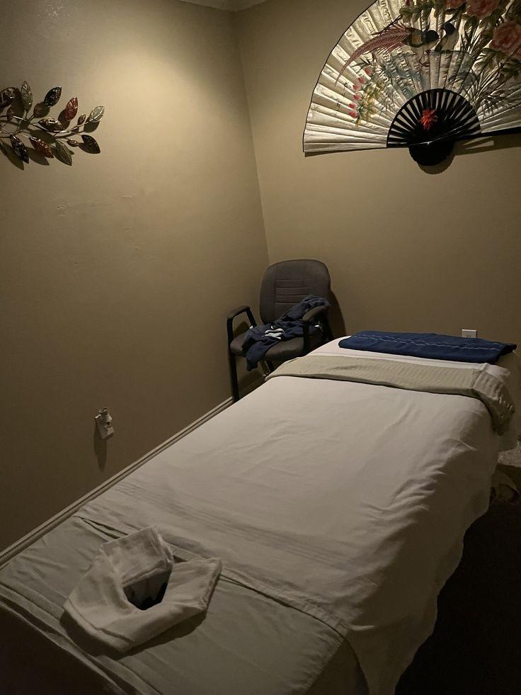 Candicovert Massage Parlor Image