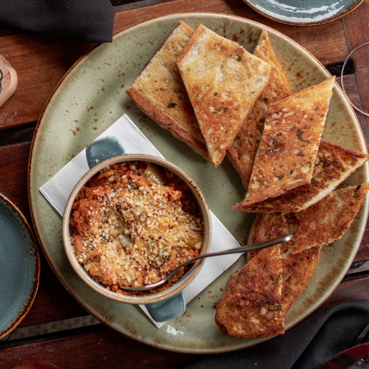 Cheesy Artichoke Dip